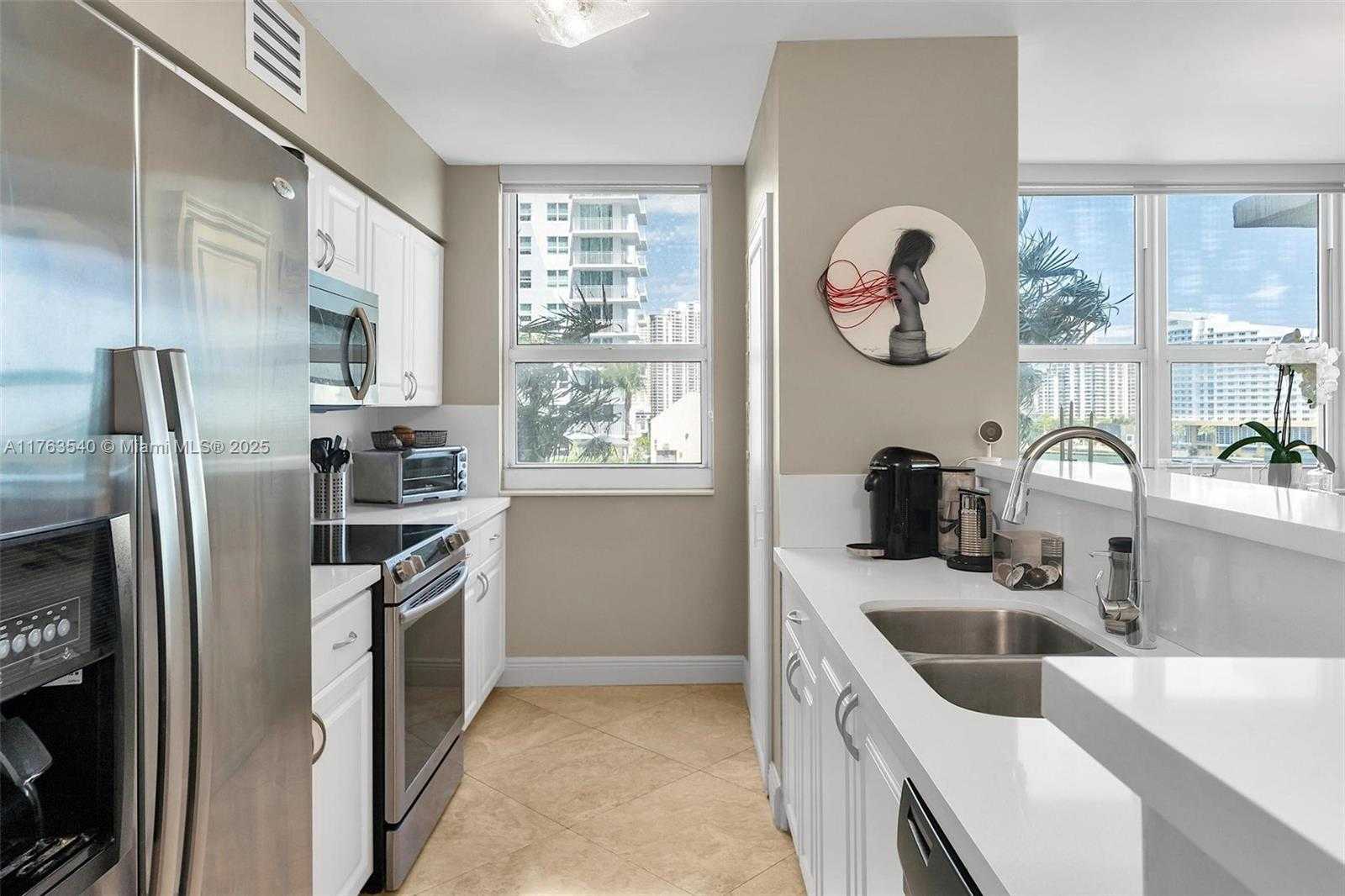 Small Image of 1155 BRICKELL BAY DR #710, Miami Number 28