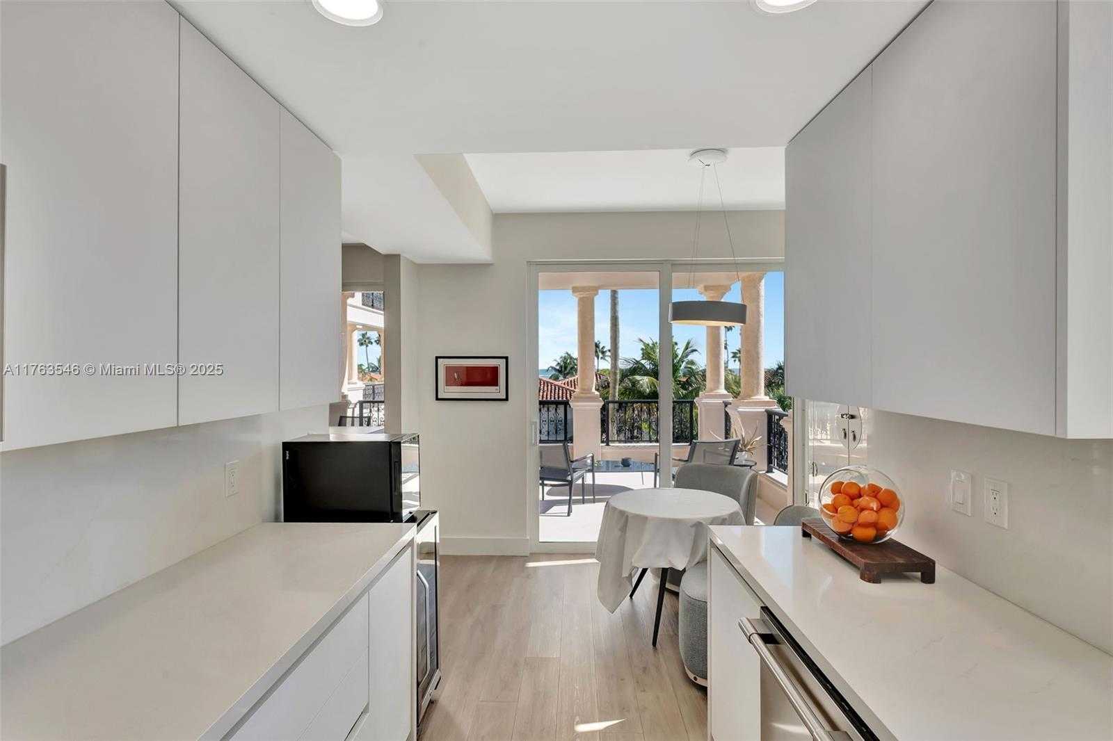 Small Image of 19136 FISHER ISLAND DR #19136, Miami Beach Number 14