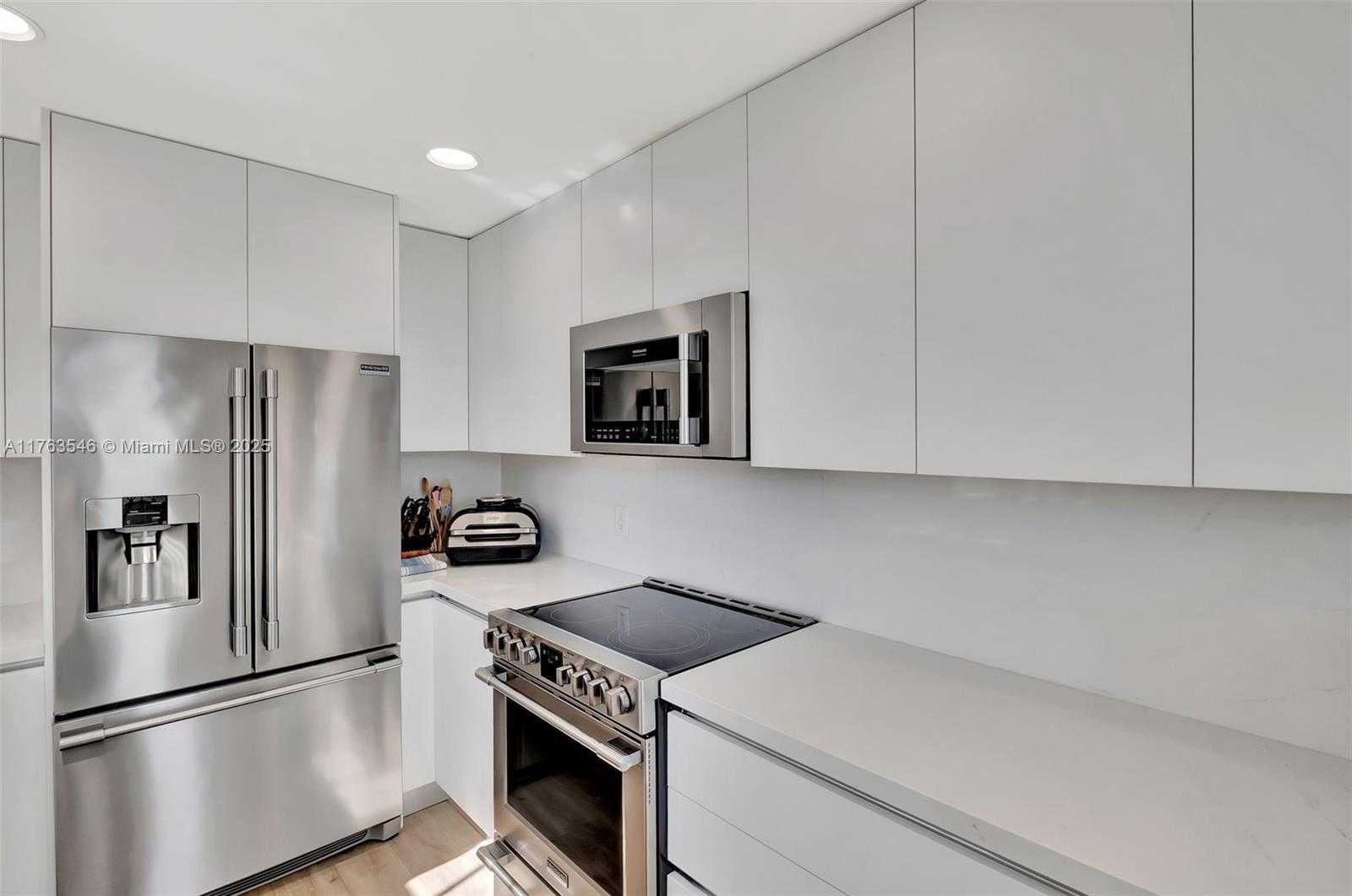 Small Image of 19136 FISHER ISLAND DR #19136, Miami Beach Number 15