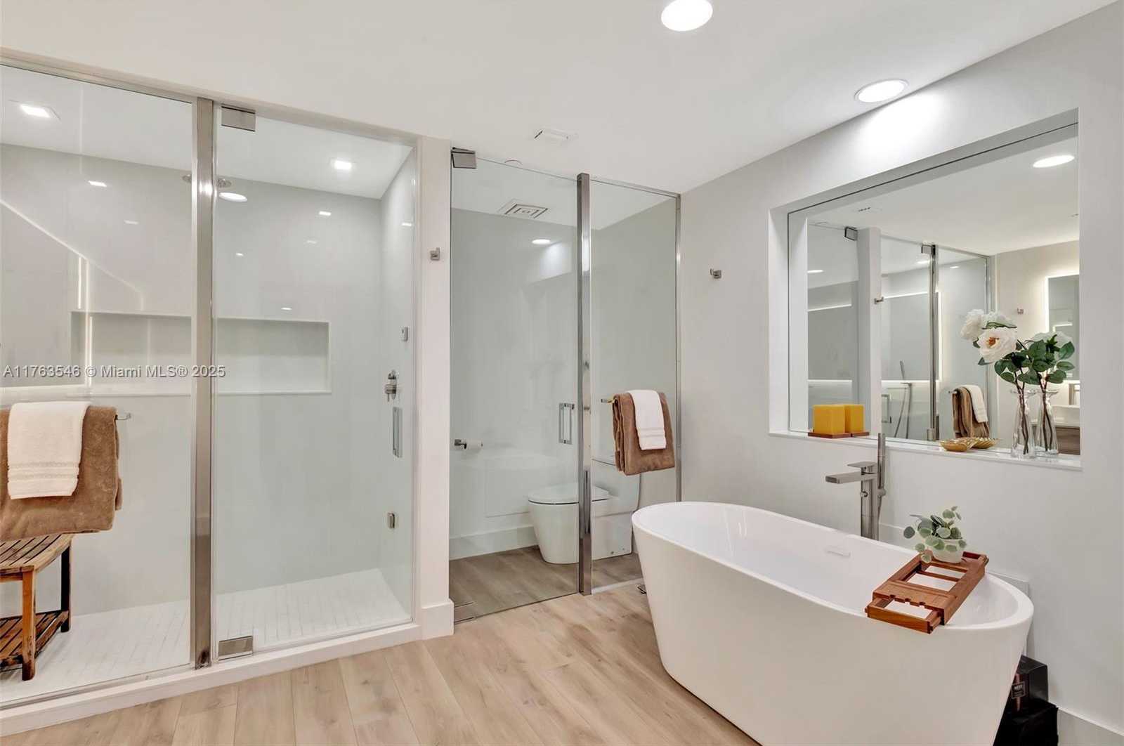 Small Image of 19136 FISHER ISLAND DR #19136, Miami Beach Number 22