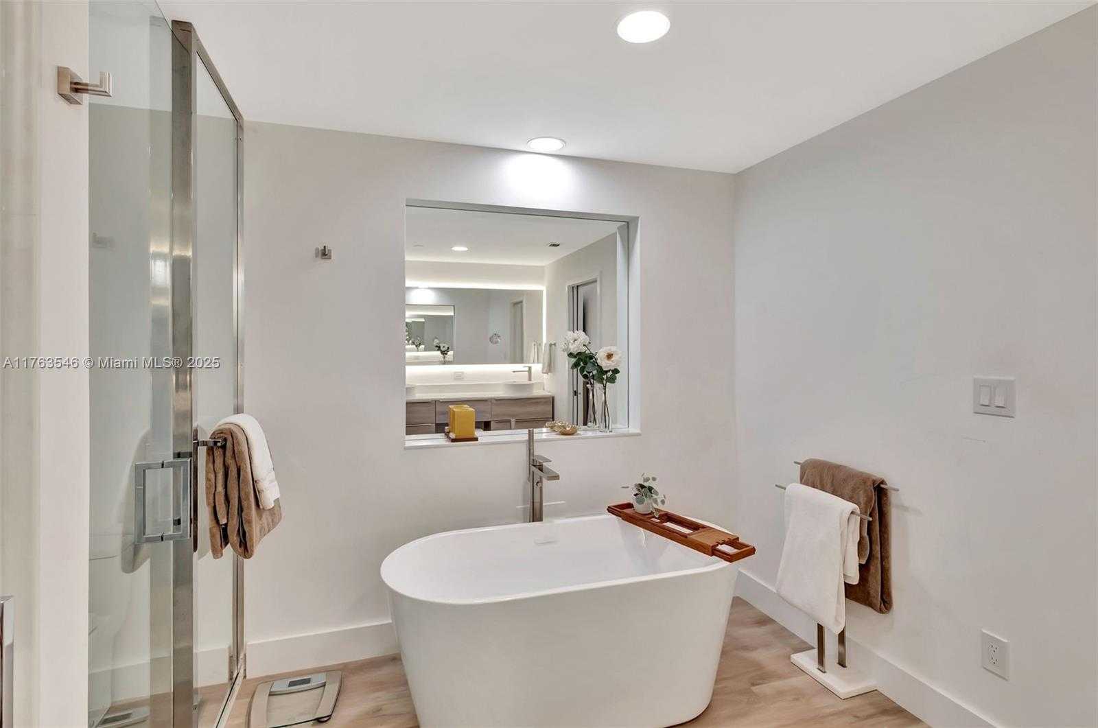 Small Image of 19136 FISHER ISLAND DR #19136, Miami Beach Number 23