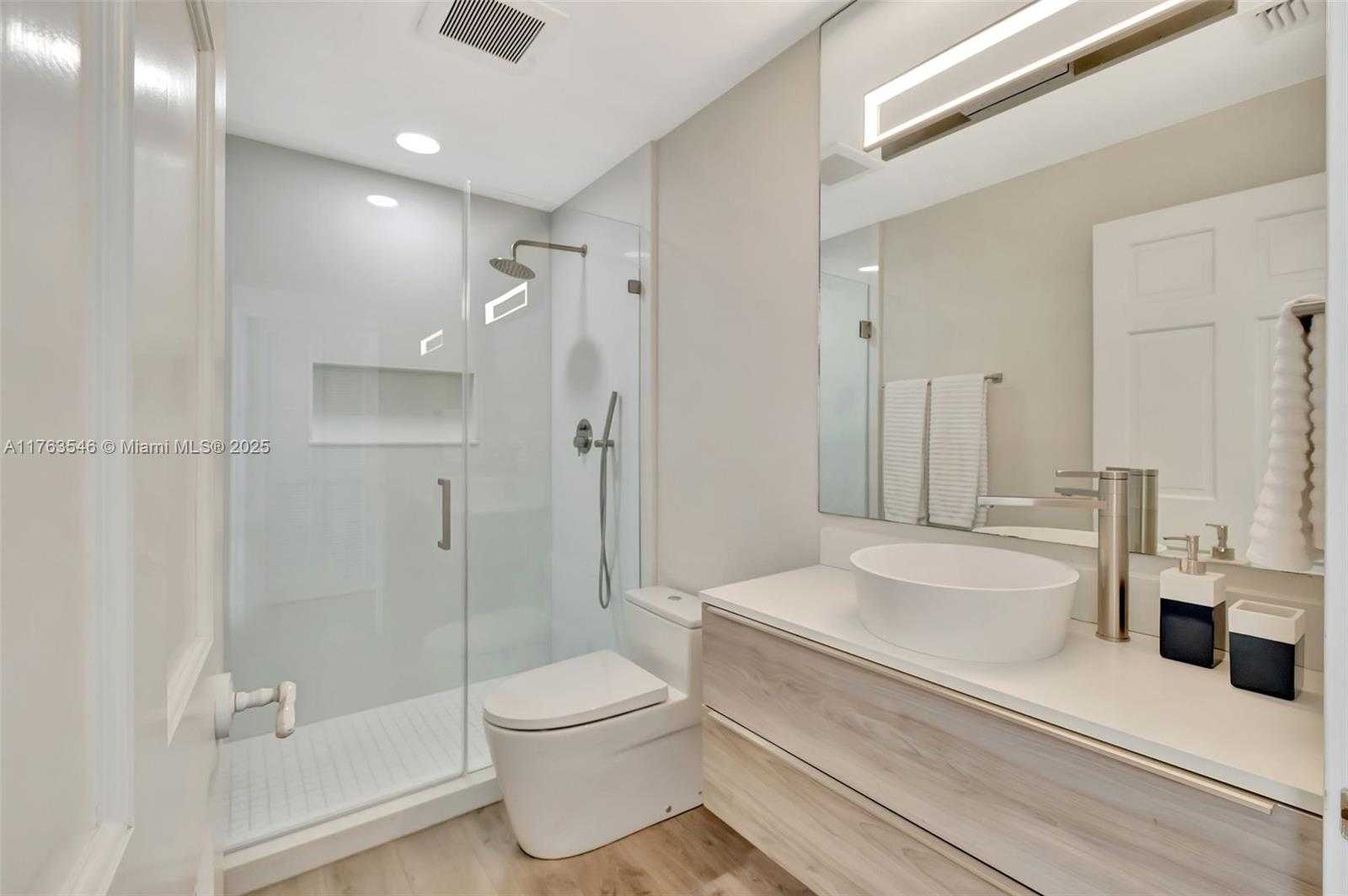 Small Image of 19136 FISHER ISLAND DR #19136, Miami Beach Number 30