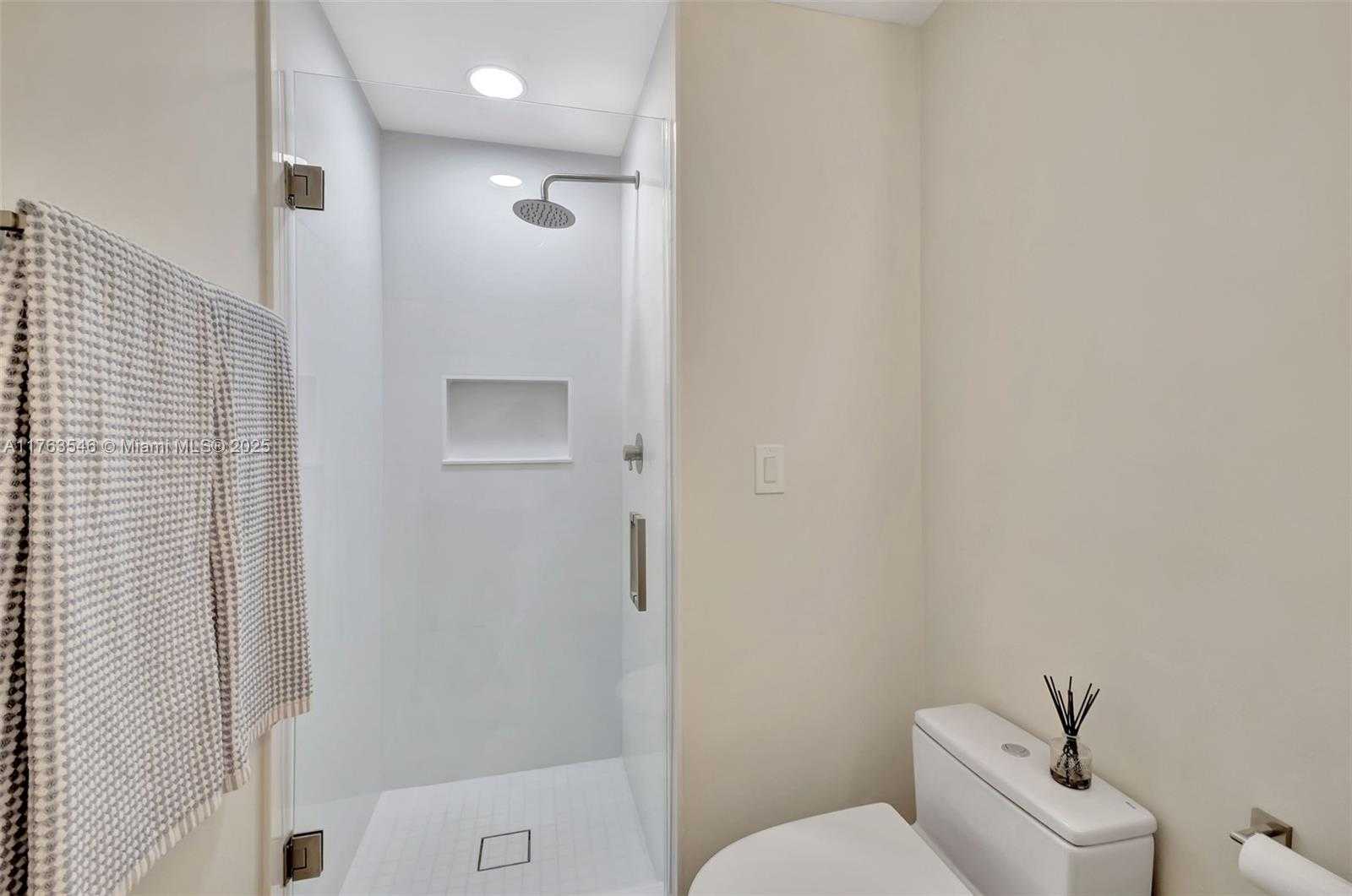 Small Image of 19136 FISHER ISLAND DR #19136, Miami Beach Number 39
