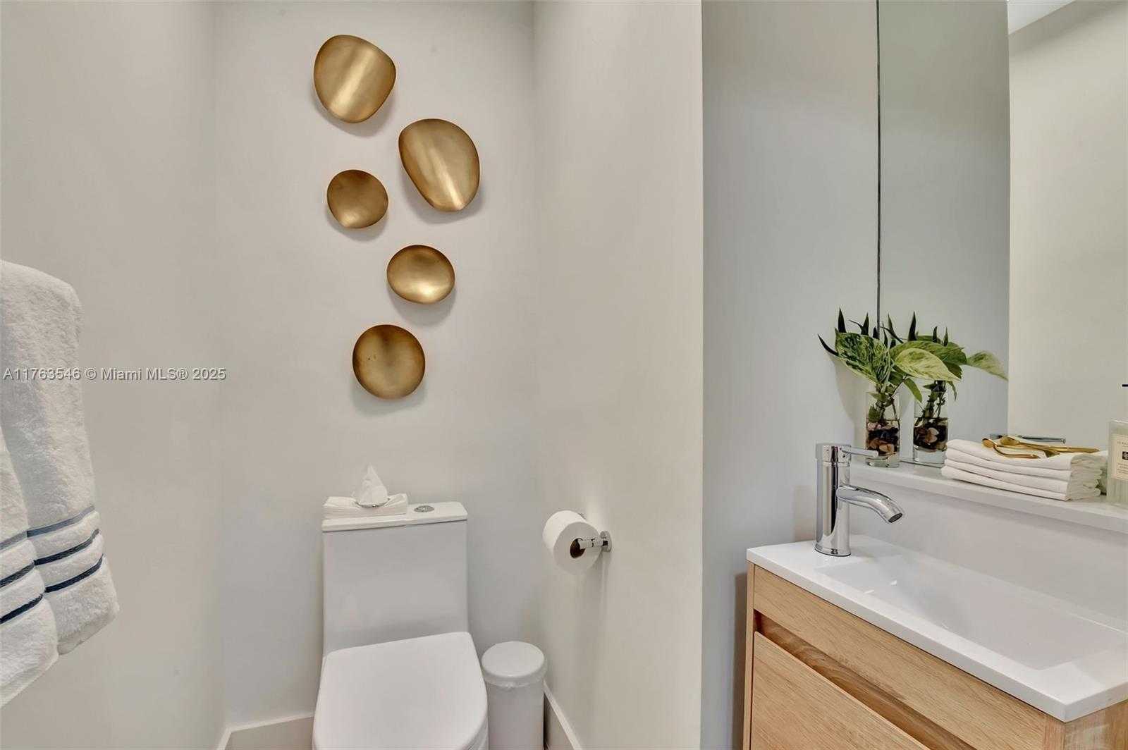 Small Image of 19136 FISHER ISLAND DR #19136, Miami Beach Number 42