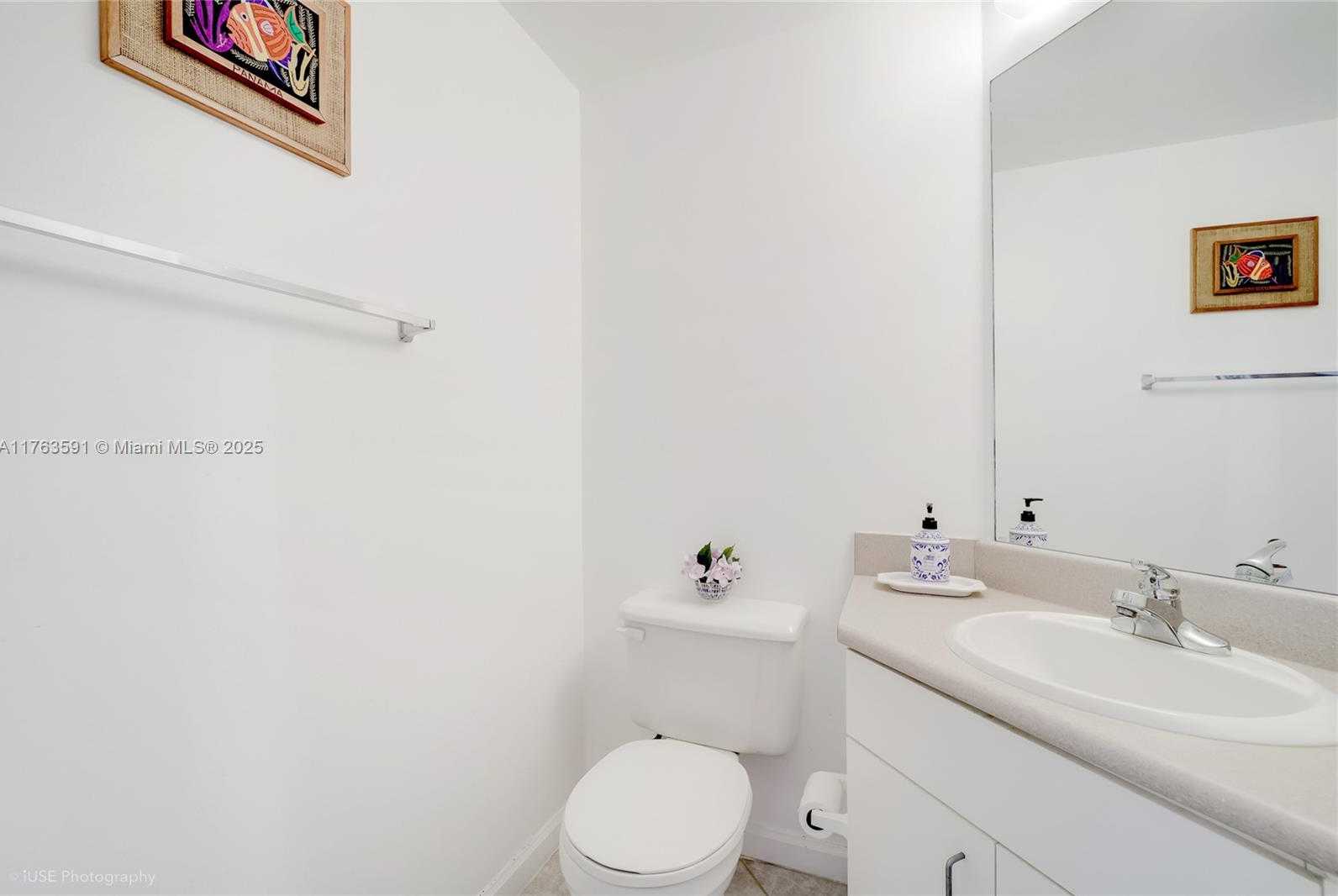 Small Image of 701 BRICKELL KEY BLVD #1510, Miami Number 14