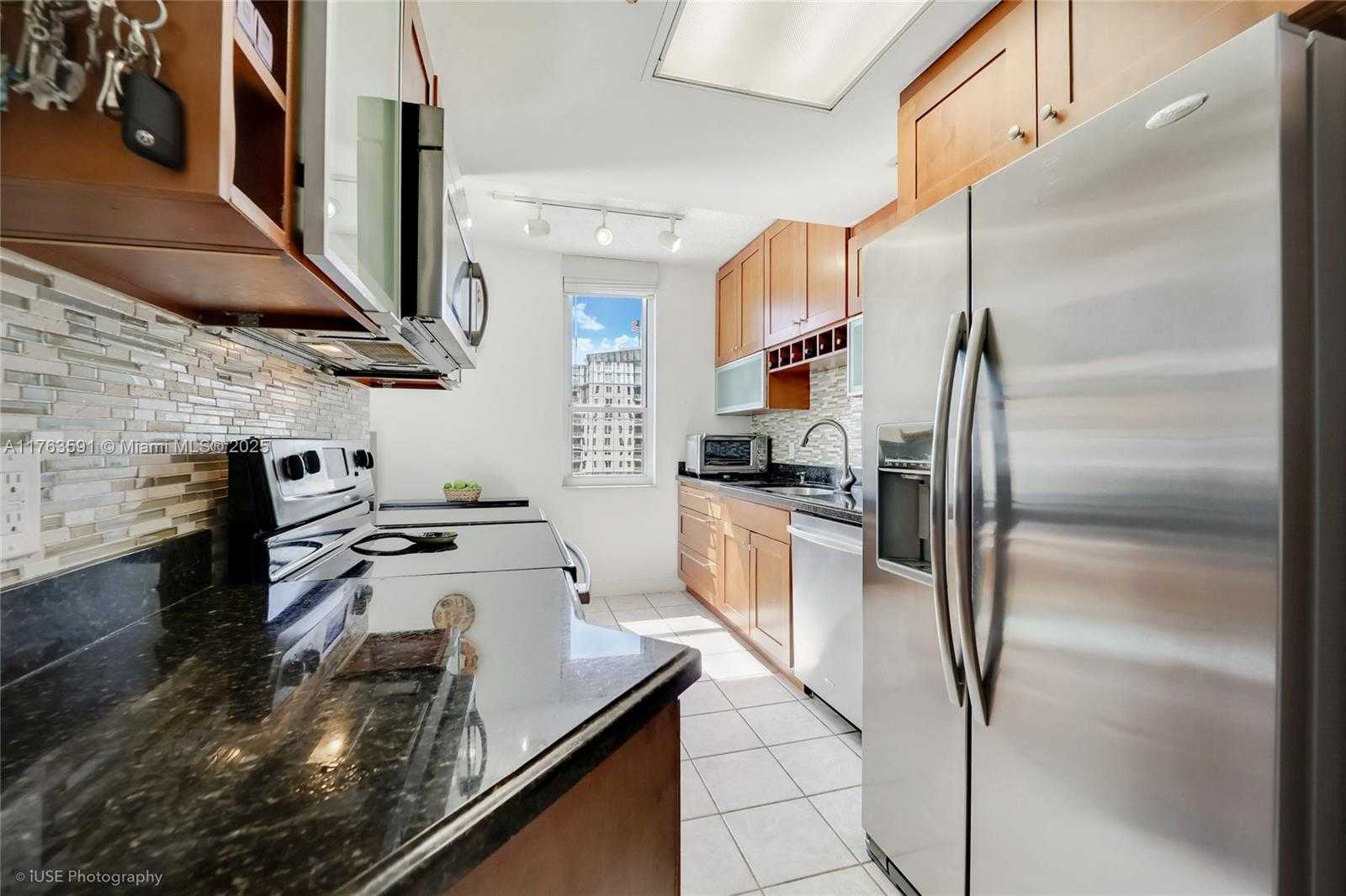 Small Image of 701 BRICKELL KEY BLVD #1510, Miami Number 5