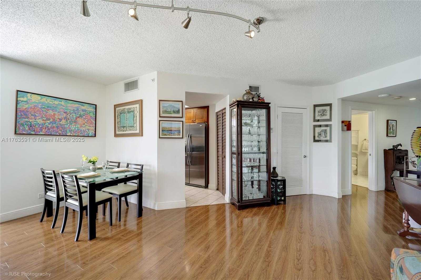 Small Image of 701 BRICKELL KEY BLVD #1510, Miami Number 8