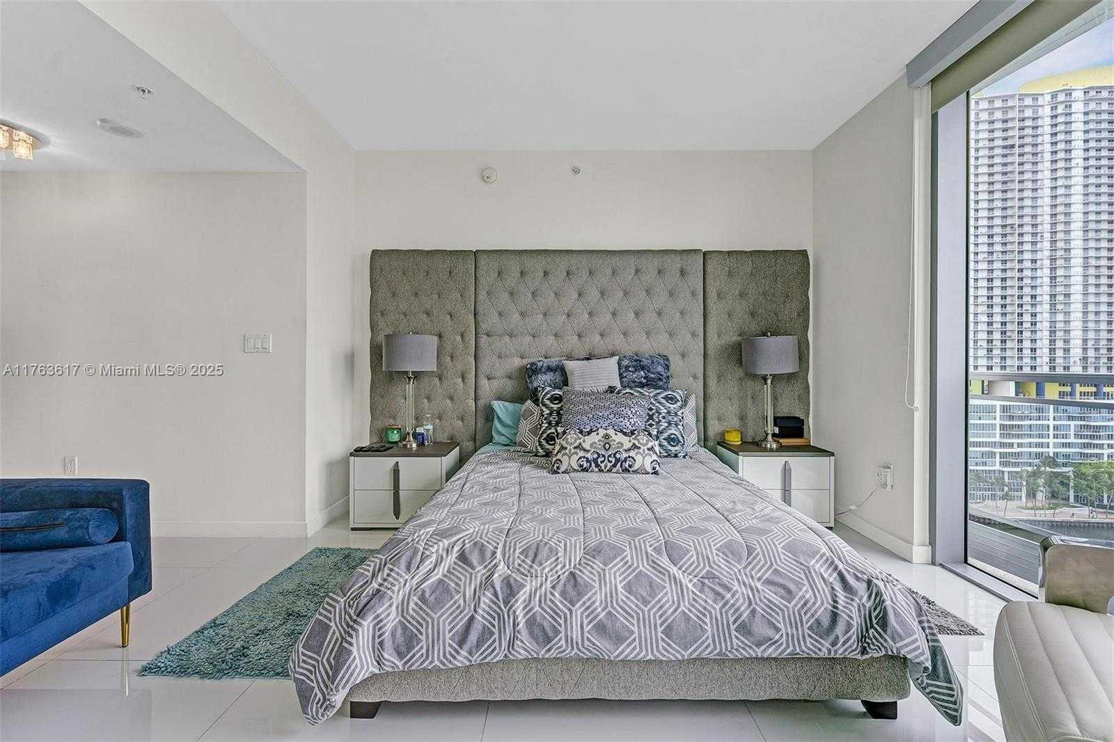 Small Image of 92 SOUTH WEST 3RD ST #1710, Miami Number 12