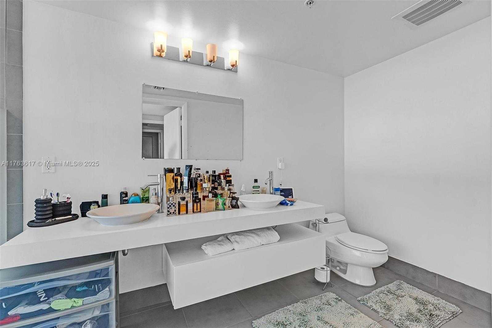 Small Image of 92 SOUTH WEST 3RD ST #1710, Miami Number 14
