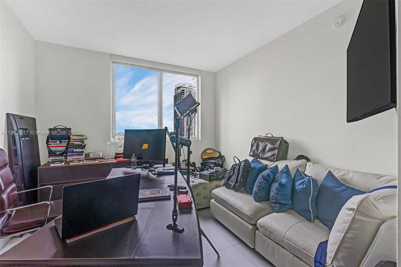 Small Image of 92 SOUTH WEST 3RD ST #1710, Miami Number 16