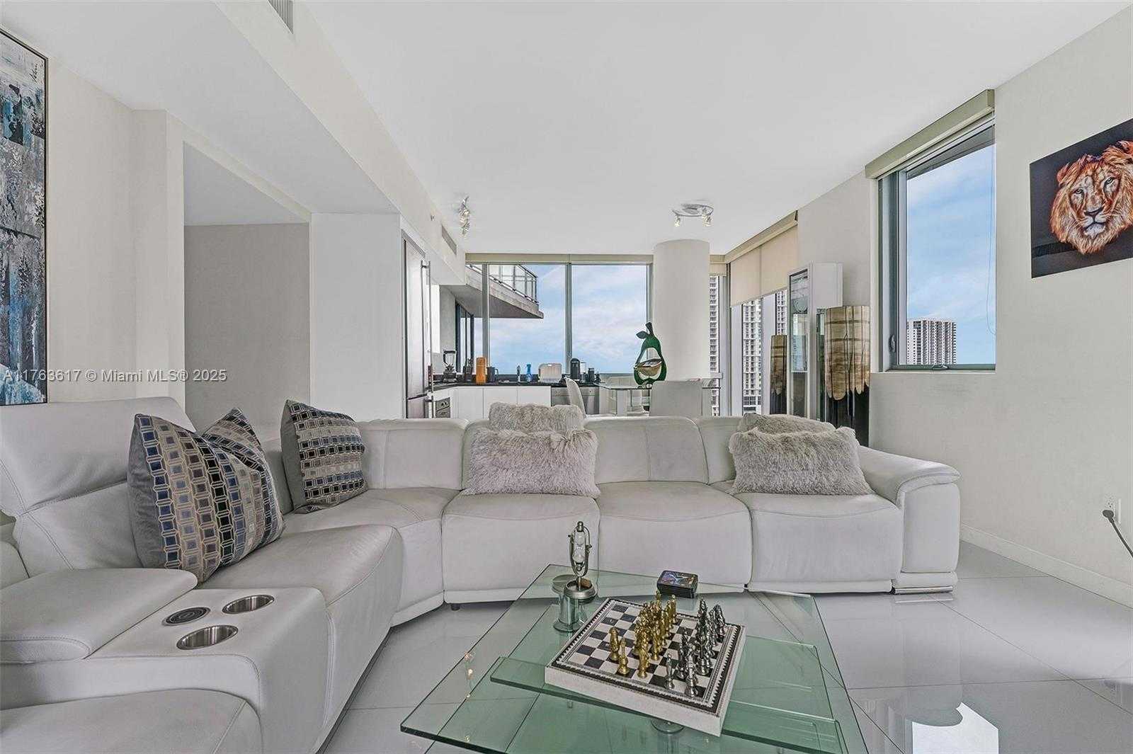 Small Image of 92 SOUTH WEST 3RD ST #1710, Miami Number 2