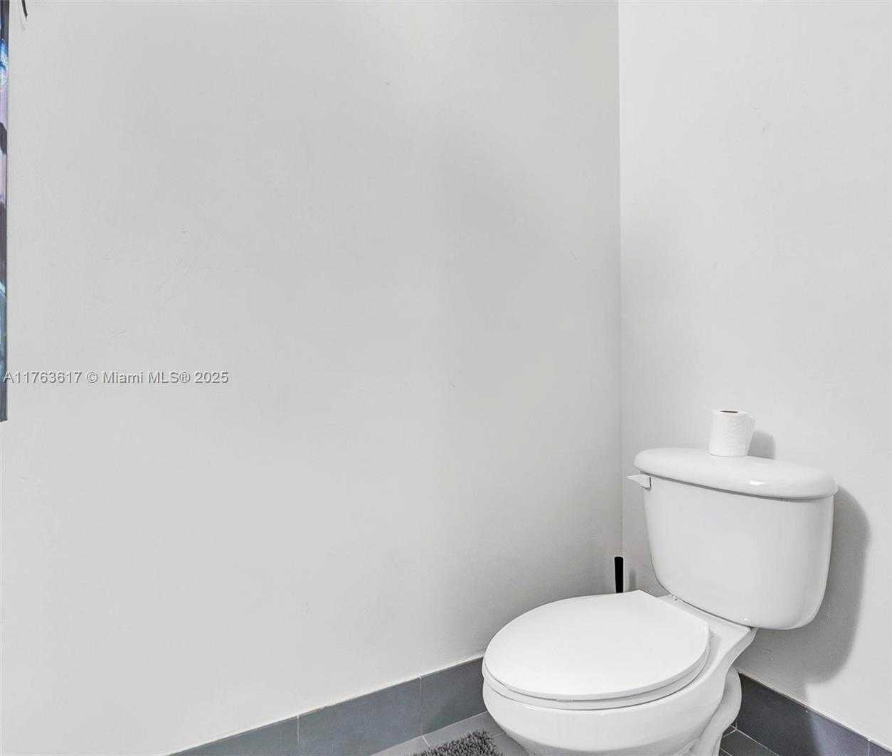 Small Image of 92 SOUTH WEST 3RD ST #1710, Miami Number 24