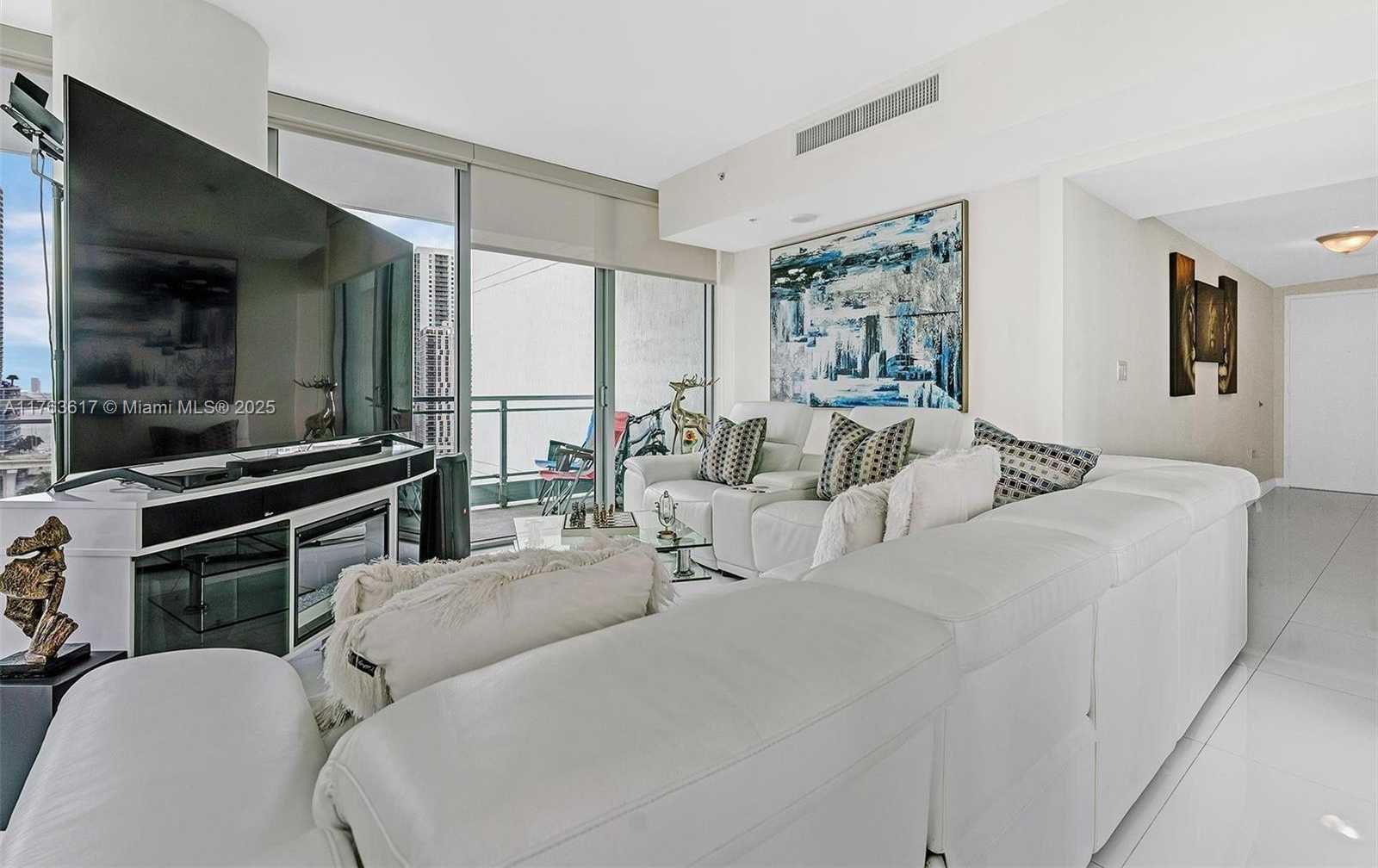 Small Image of 92 SOUTH WEST 3RD ST #1710, Miami Number 26