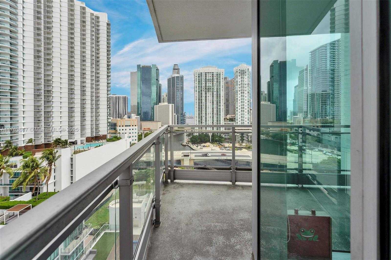 Small Image of 92 SOUTH WEST 3RD ST #1710, Miami Number 31