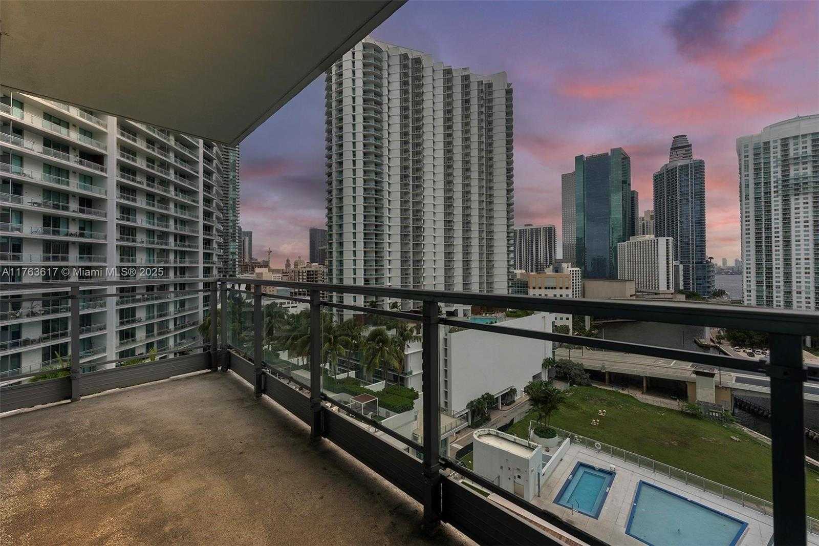 Small Image of 92 SOUTH WEST 3RD ST #1710, Miami Number 33
