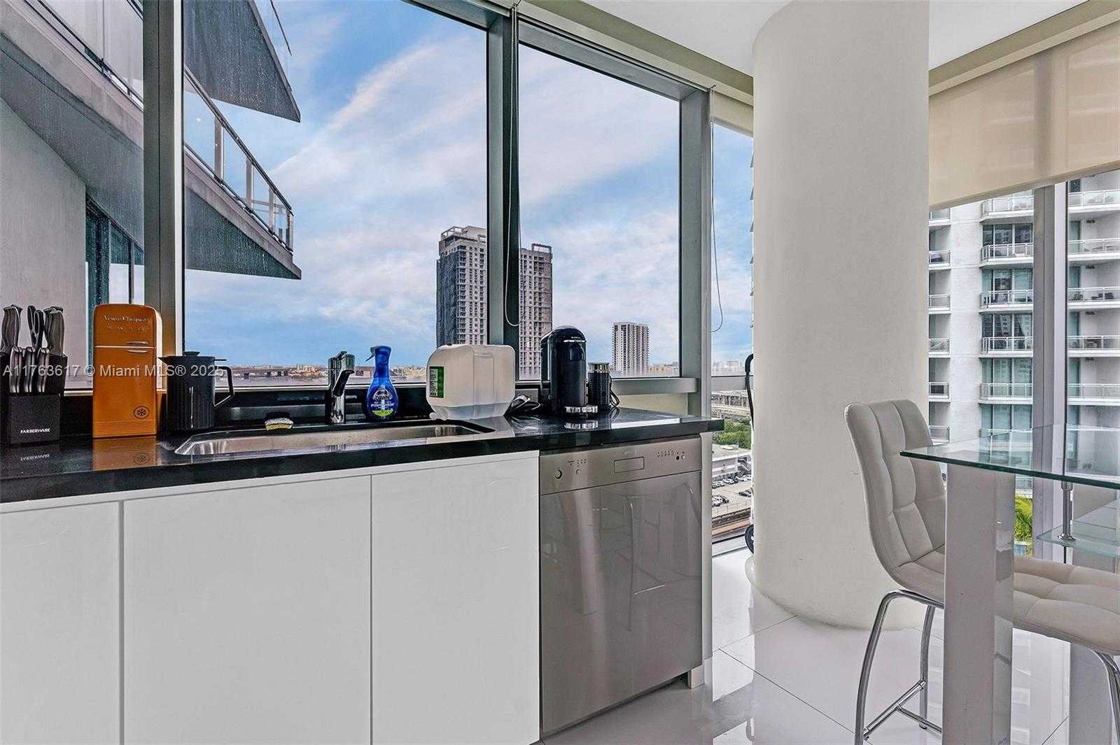 Small Image of 92 SOUTH WEST 3RD ST #1710, Miami Number 9