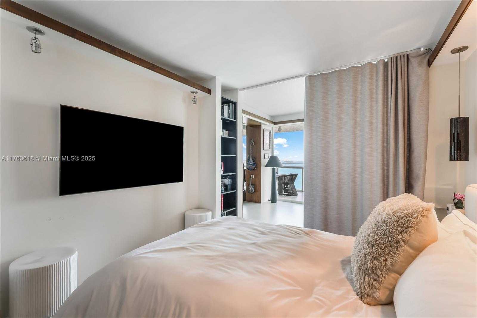 Small Image of 10 VENETIAN WAY #1503, Miami Beach Number 10