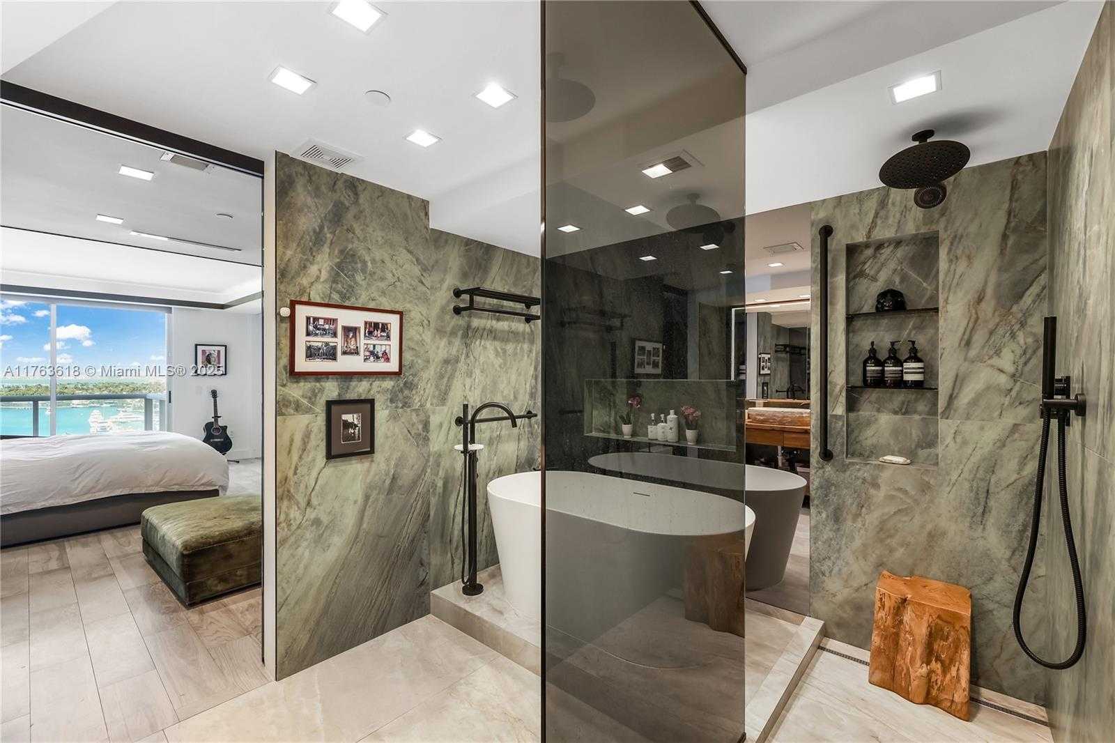 Small Image of 10 VENETIAN WAY #1503, Miami Beach Number 17
