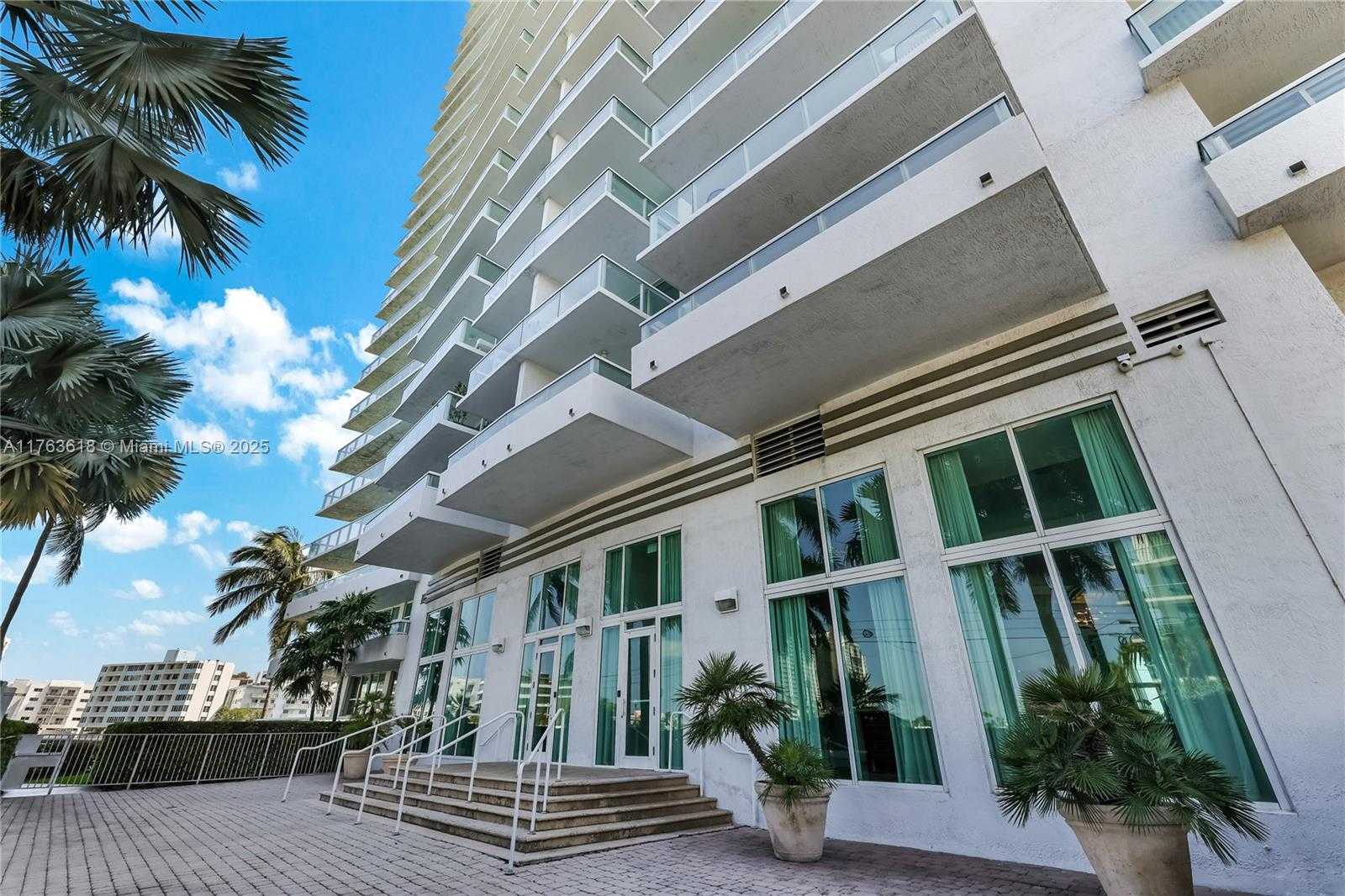Small Image of 10 VENETIAN WAY #1503, Miami Beach Number 20