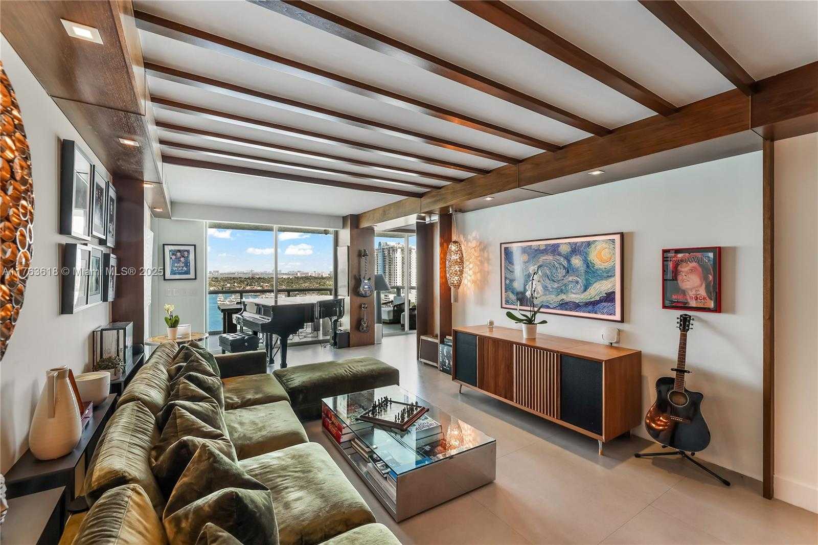Small Image of 10 VENETIAN WAY #1503, Miami Beach Number 3