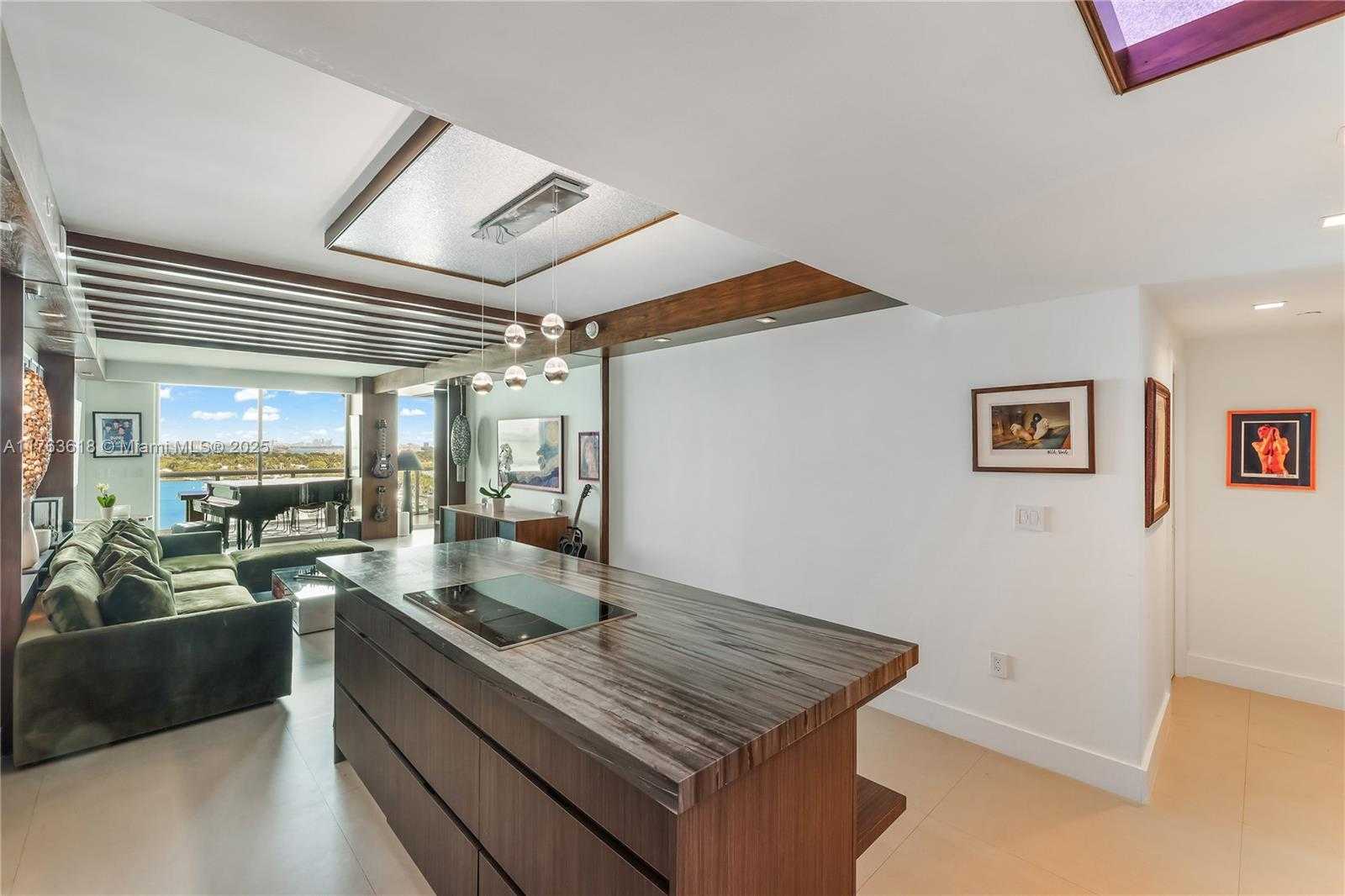 Small Image of 10 VENETIAN WAY #1503, Miami Beach Number 7
