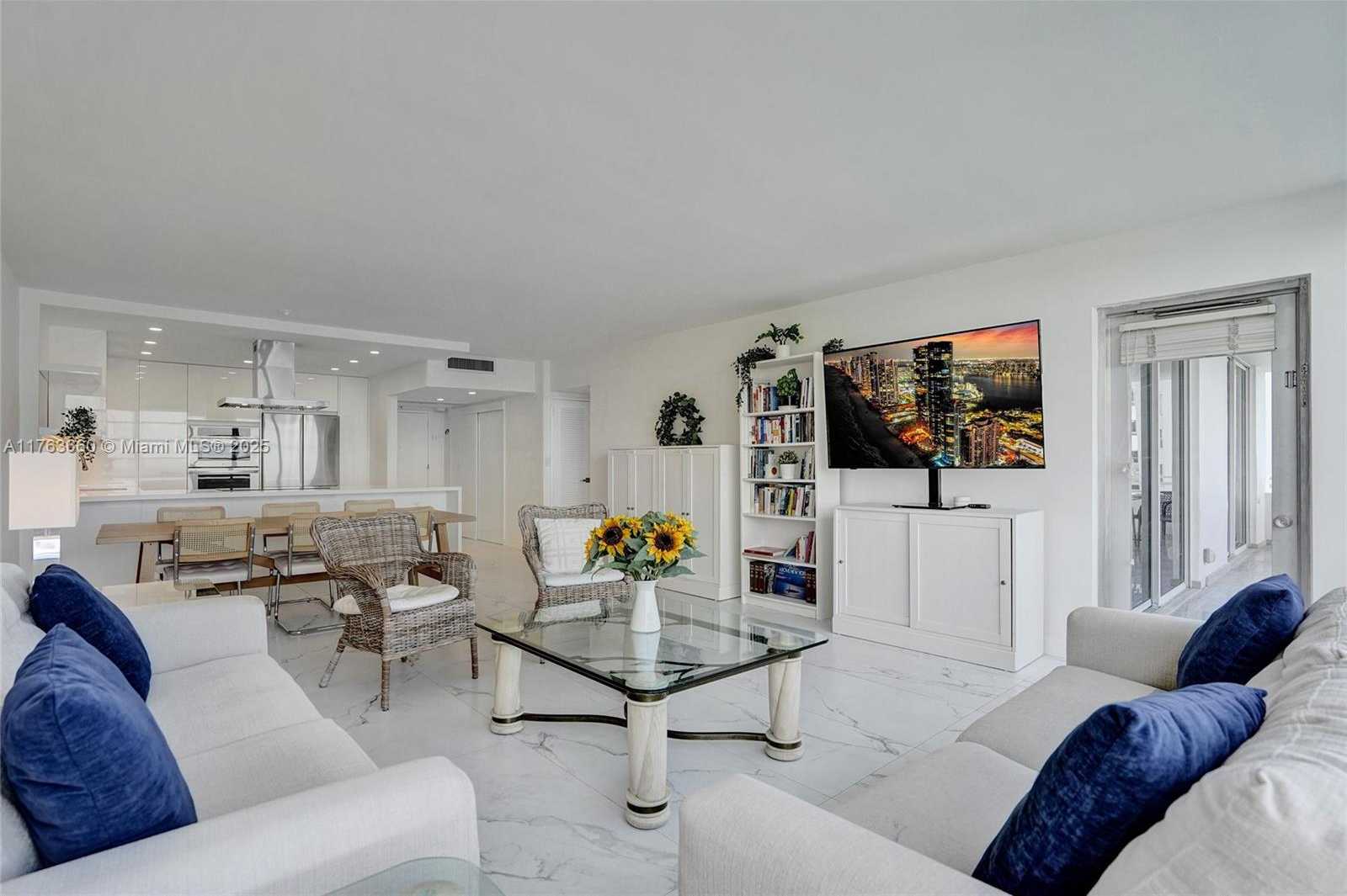 Small Image of 5700 COLLINS AVE #12E, Miami Beach Number 11