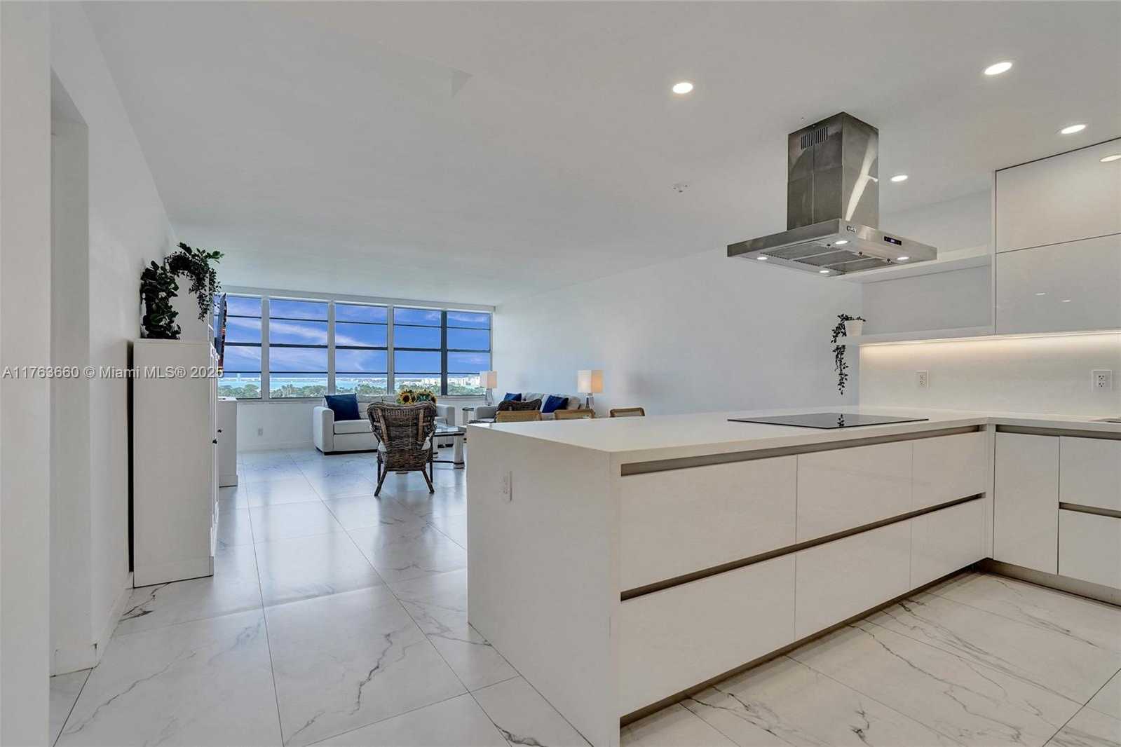 Small Image of 5700 COLLINS AVE #12E, Miami Beach Number 17