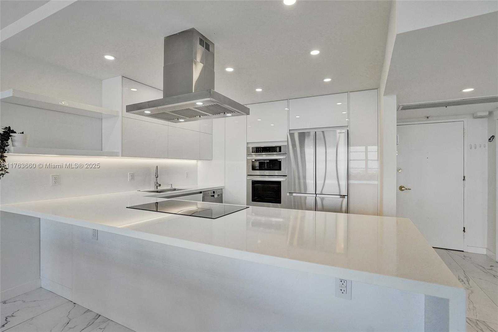 Small Image of 5700 COLLINS AVE #12E, Miami Beach Number 18