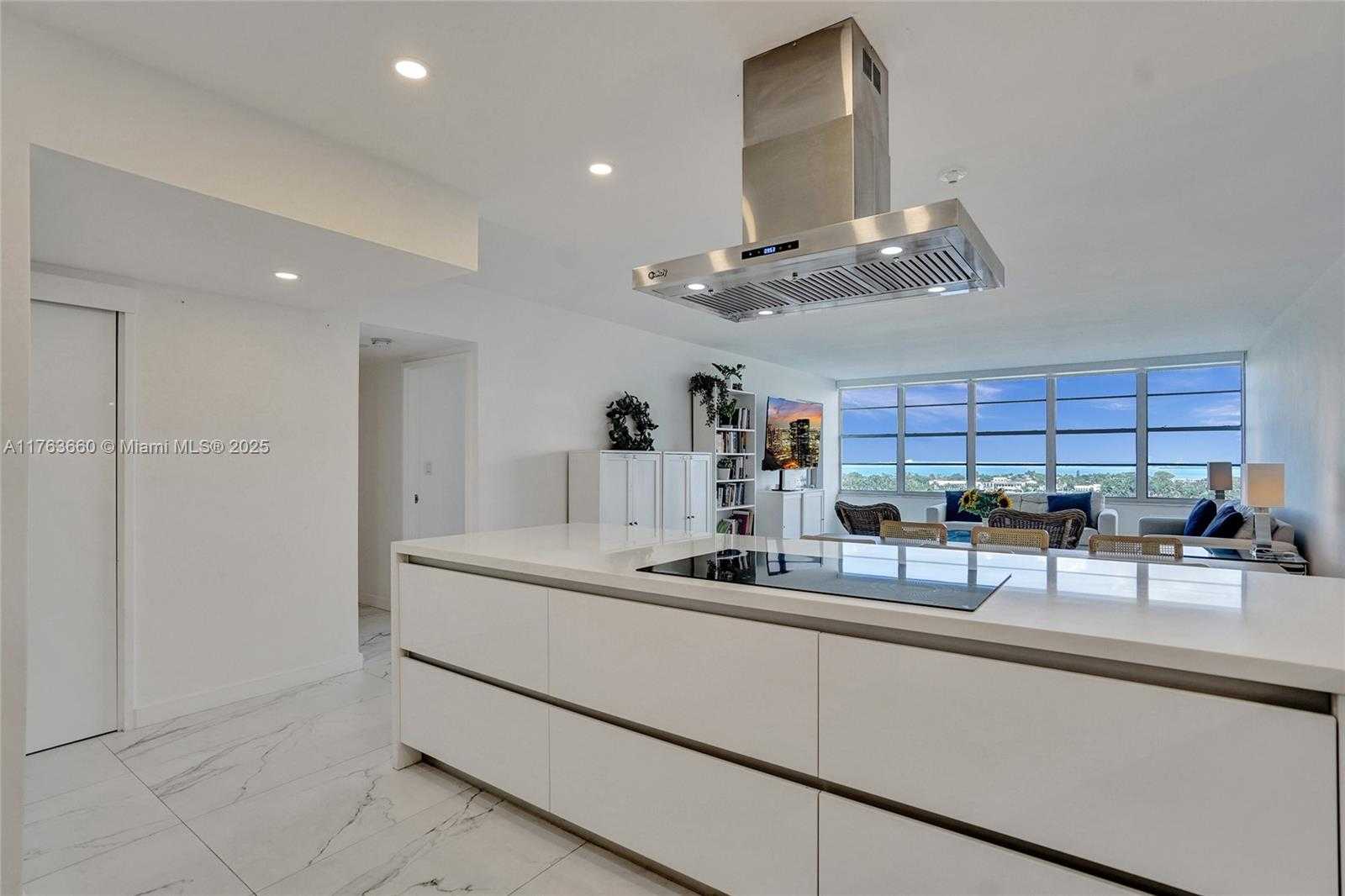 Small Image of 5700 COLLINS AVE #12E, Miami Beach Number 23