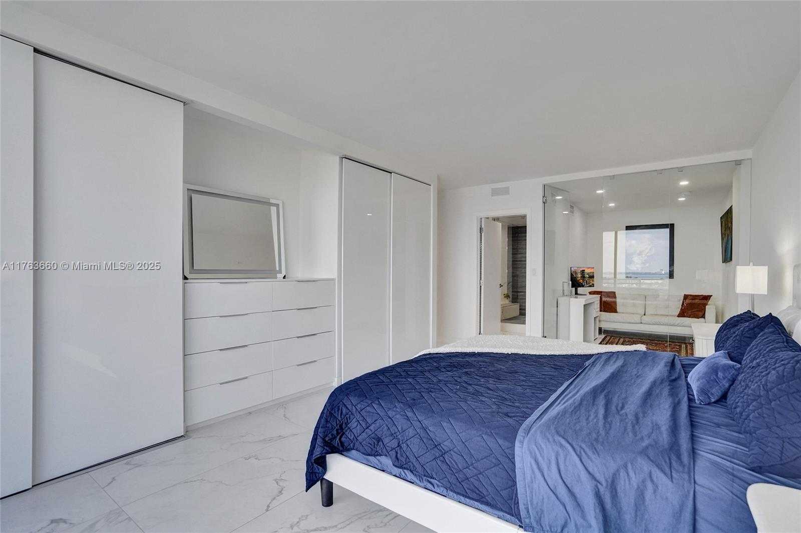Small Image of 5700 COLLINS AVE #12E, Miami Beach Number 35