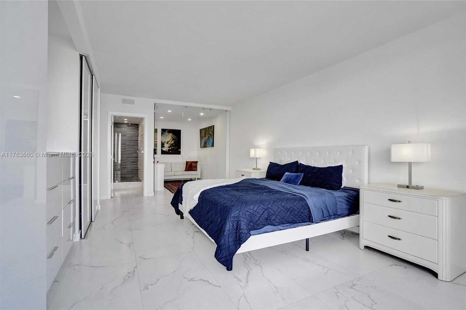 Small Image of 5700 COLLINS AVE #12E, Miami Beach Number 36