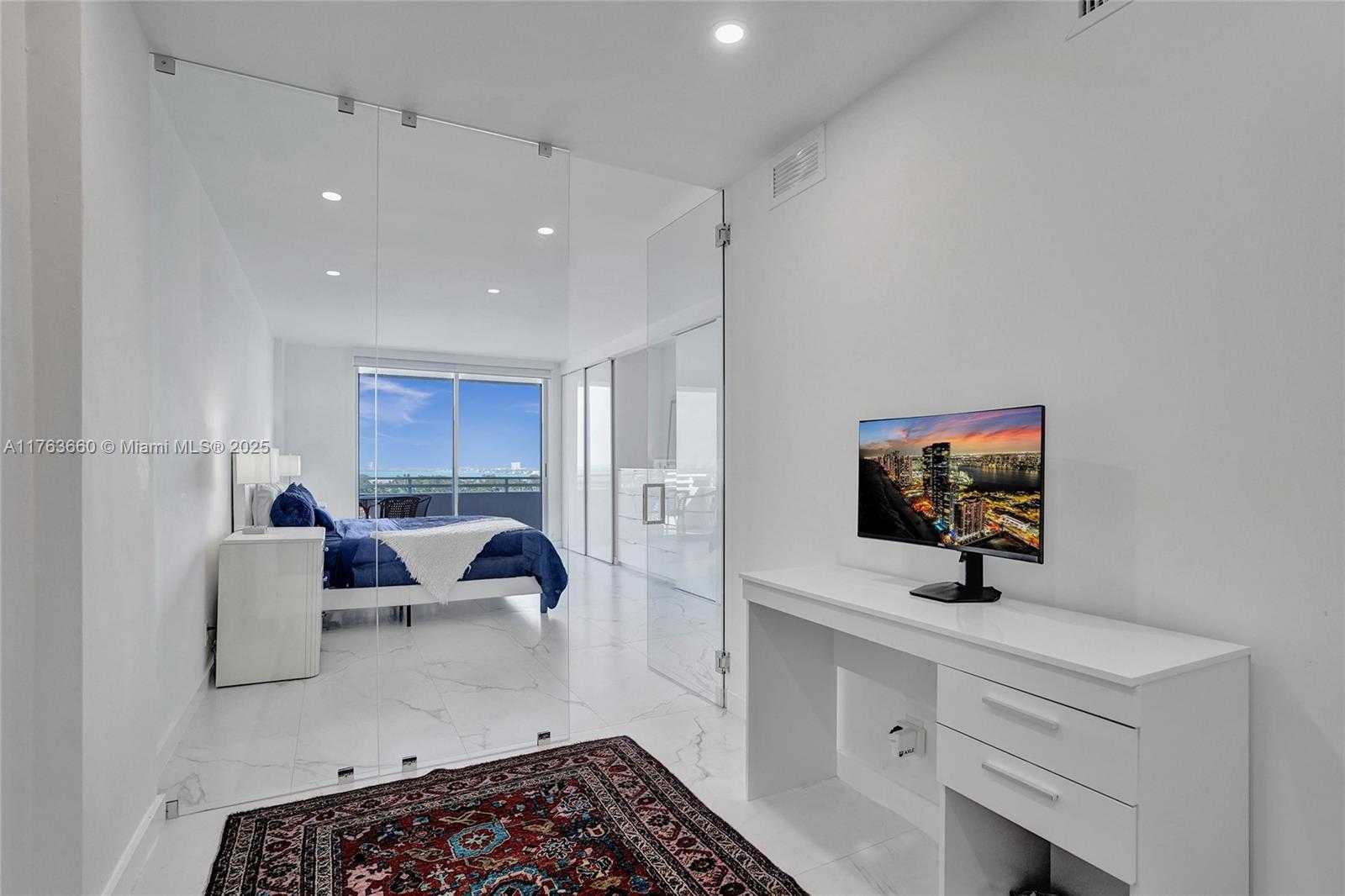 Small Image of 5700 COLLINS AVE #12E, Miami Beach Number 39