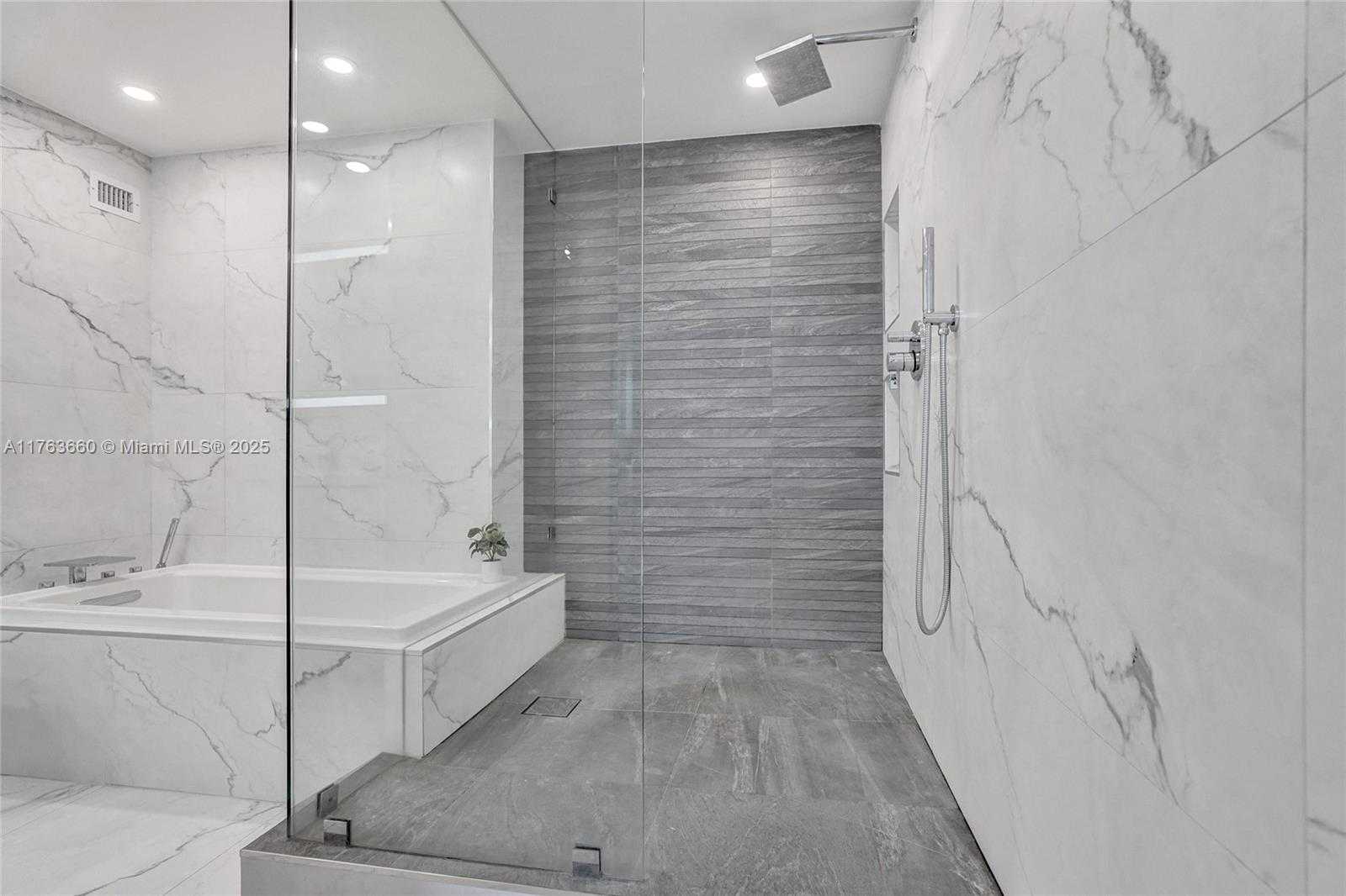 Small Image of 5700 COLLINS AVE #12E, Miami Beach Number 40