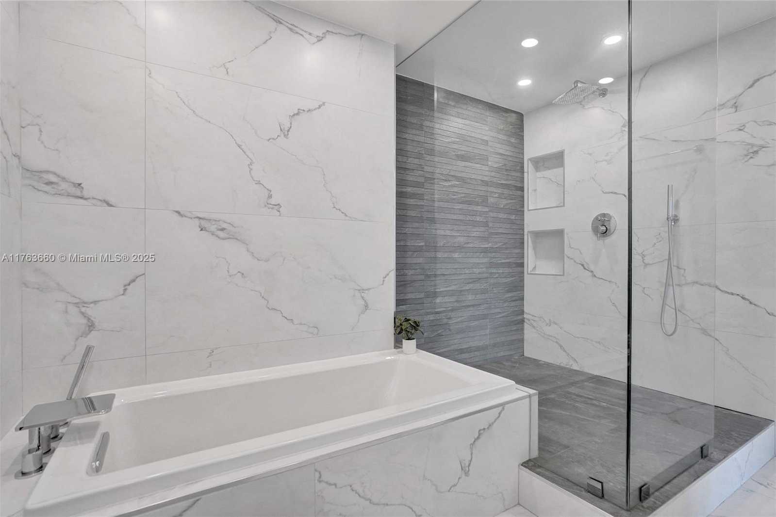 Small Image of 5700 COLLINS AVE #12E, Miami Beach Number 43