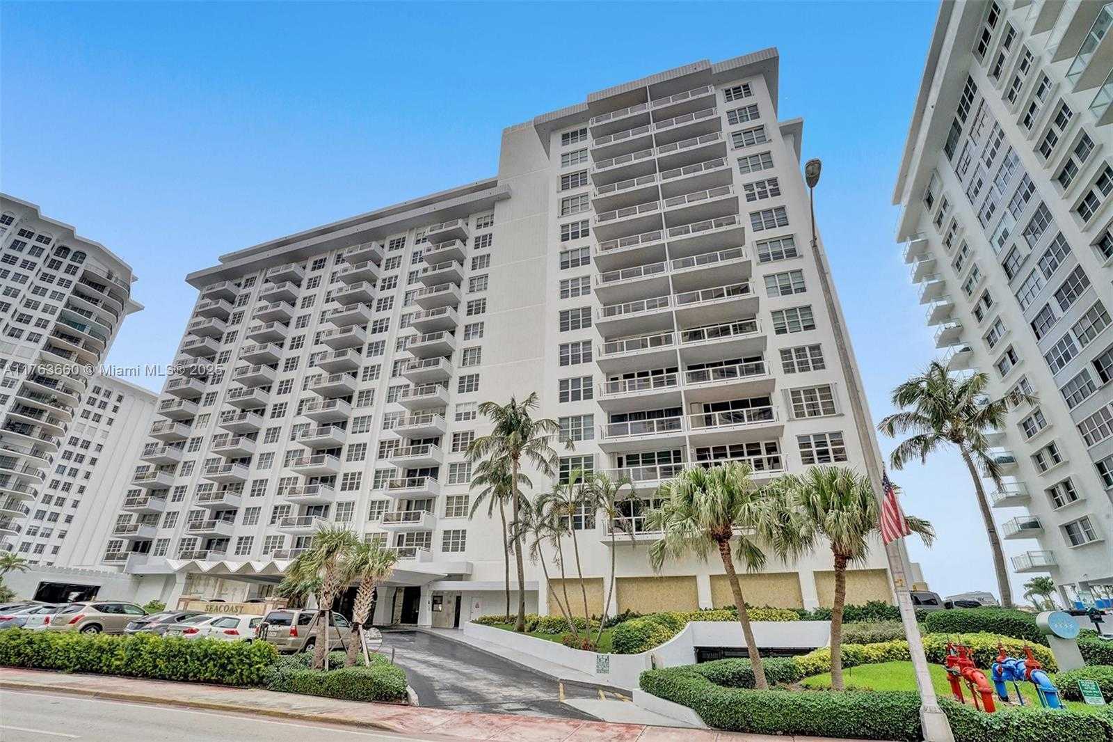 Small Image of 5700 COLLINS AVE #12E, Miami Beach Number 64