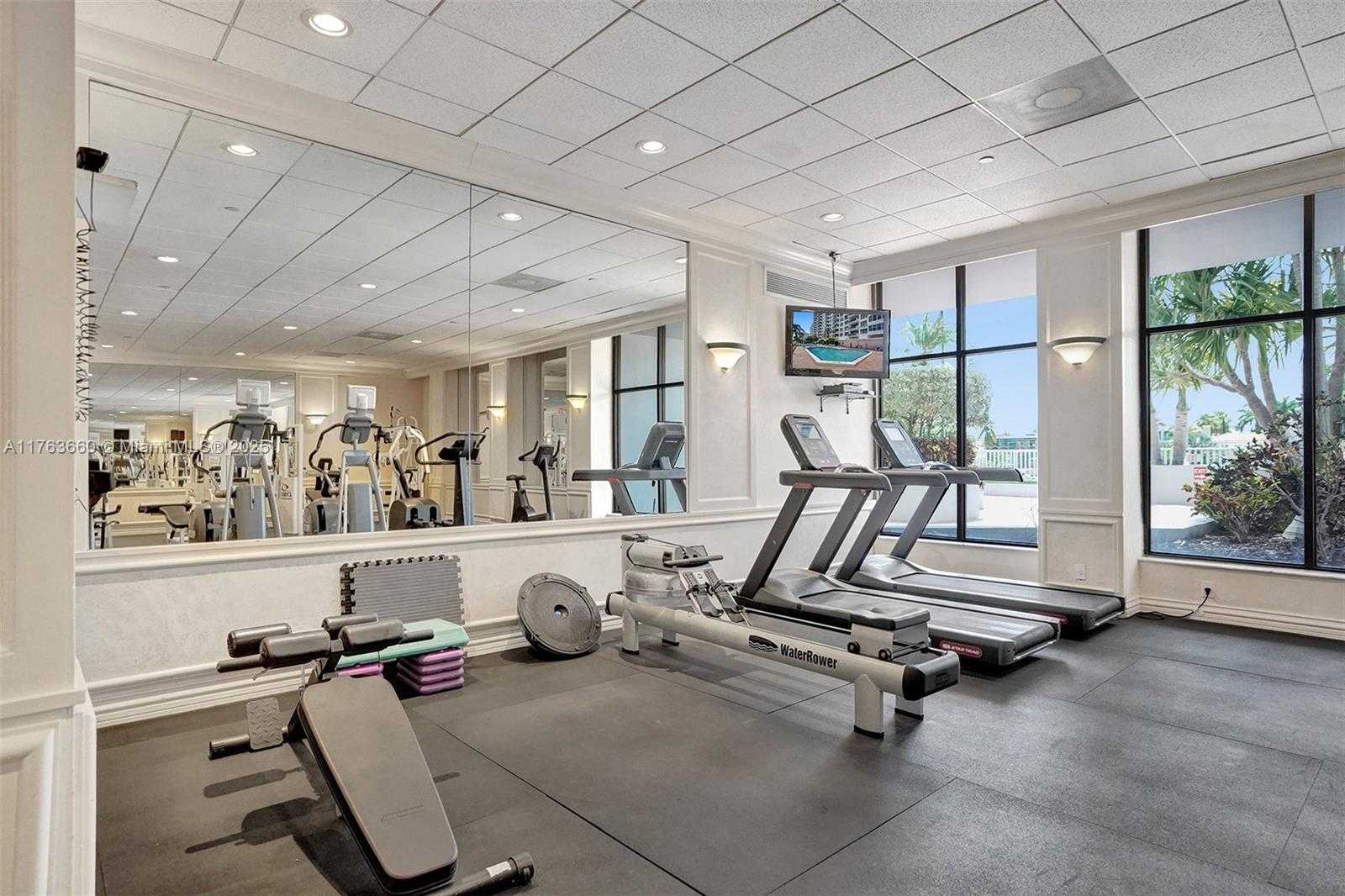 Small Image of 5700 COLLINS AVE #12E, Miami Beach Number 67