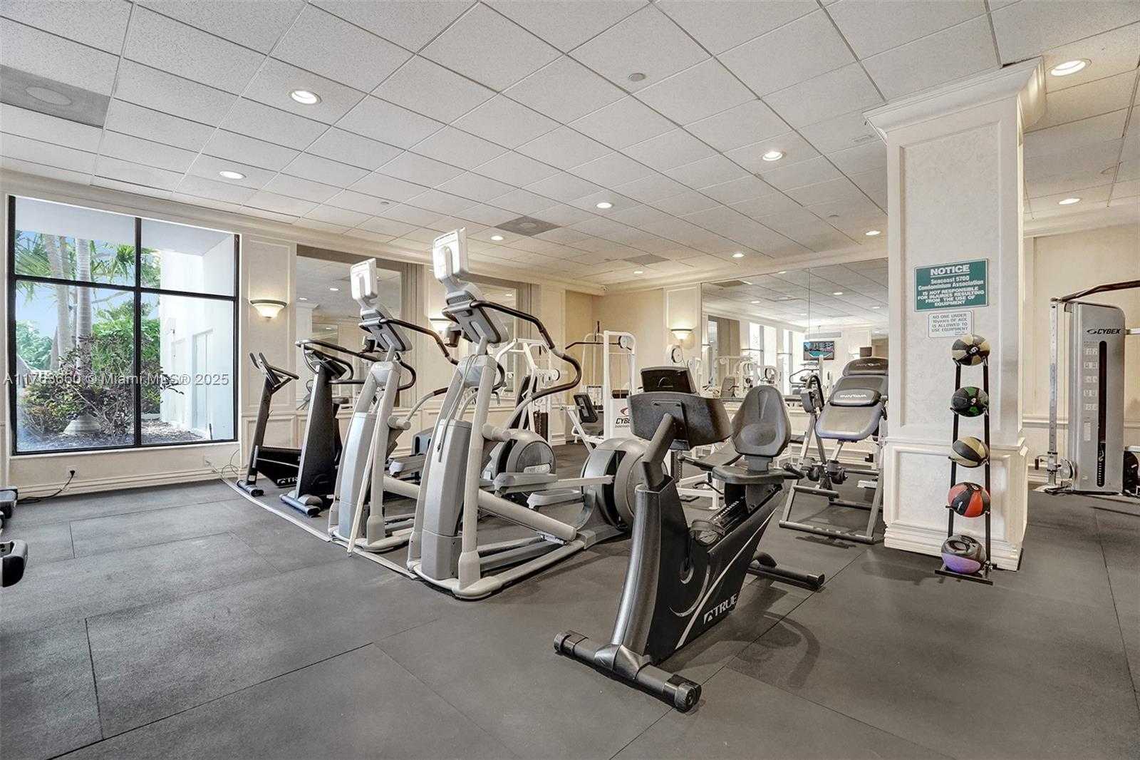 Small Image of 5700 COLLINS AVE #12E, Miami Beach Number 68