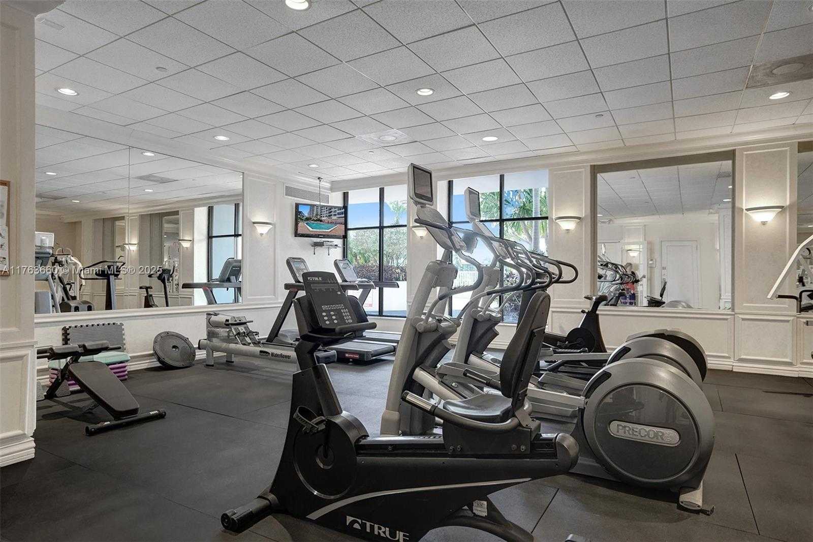 Small Image of 5700 COLLINS AVE #12E, Miami Beach Number 69