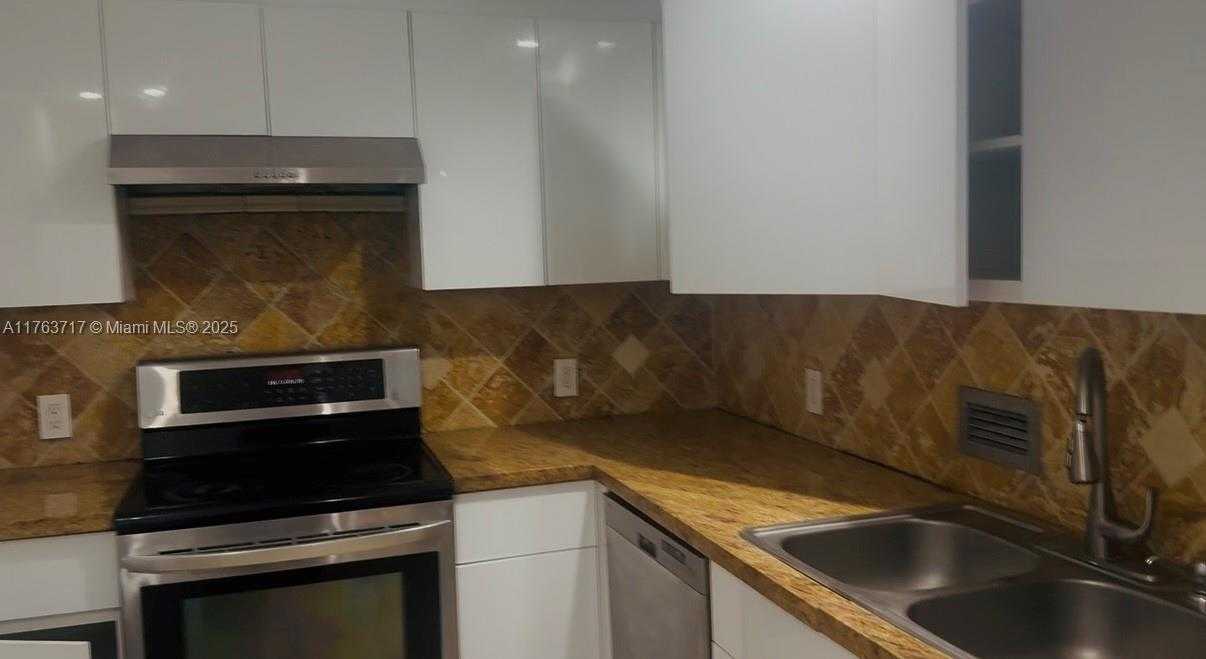 Small Image of 10185 COLLINS AVE #308, Bal Harbour Number 12