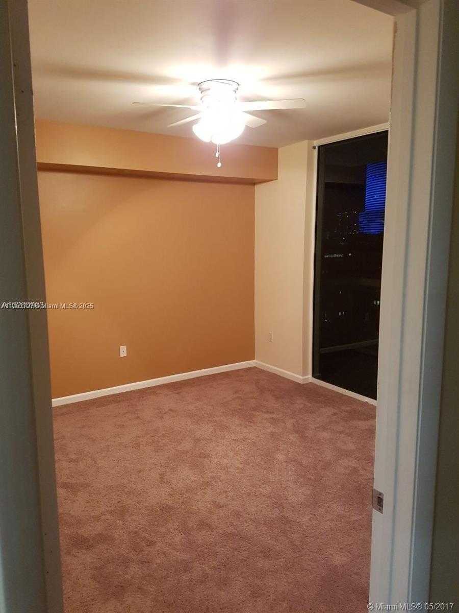 Small Image of 50 BISCAYNE BL #1805, Miami Number 12