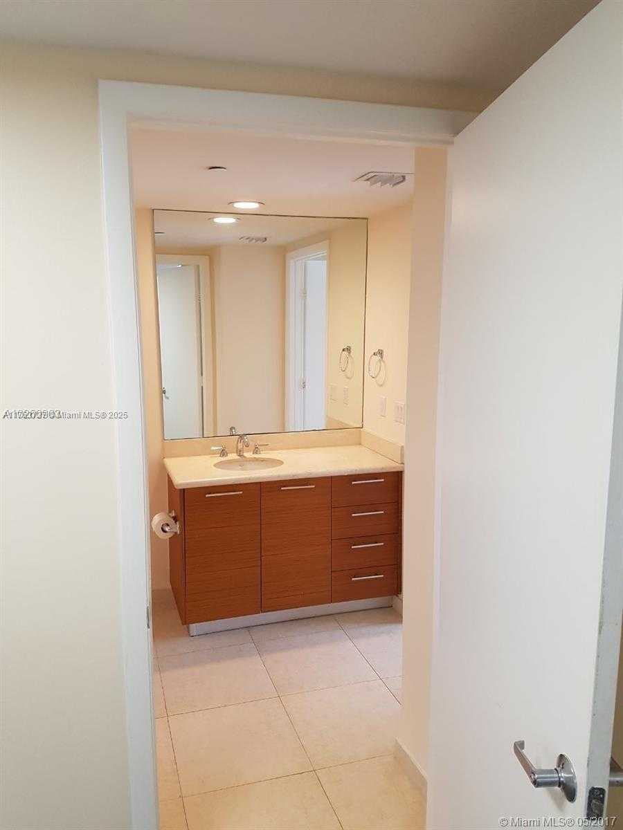 Small Image of 50 BISCAYNE BL #1805, Miami Number 17
