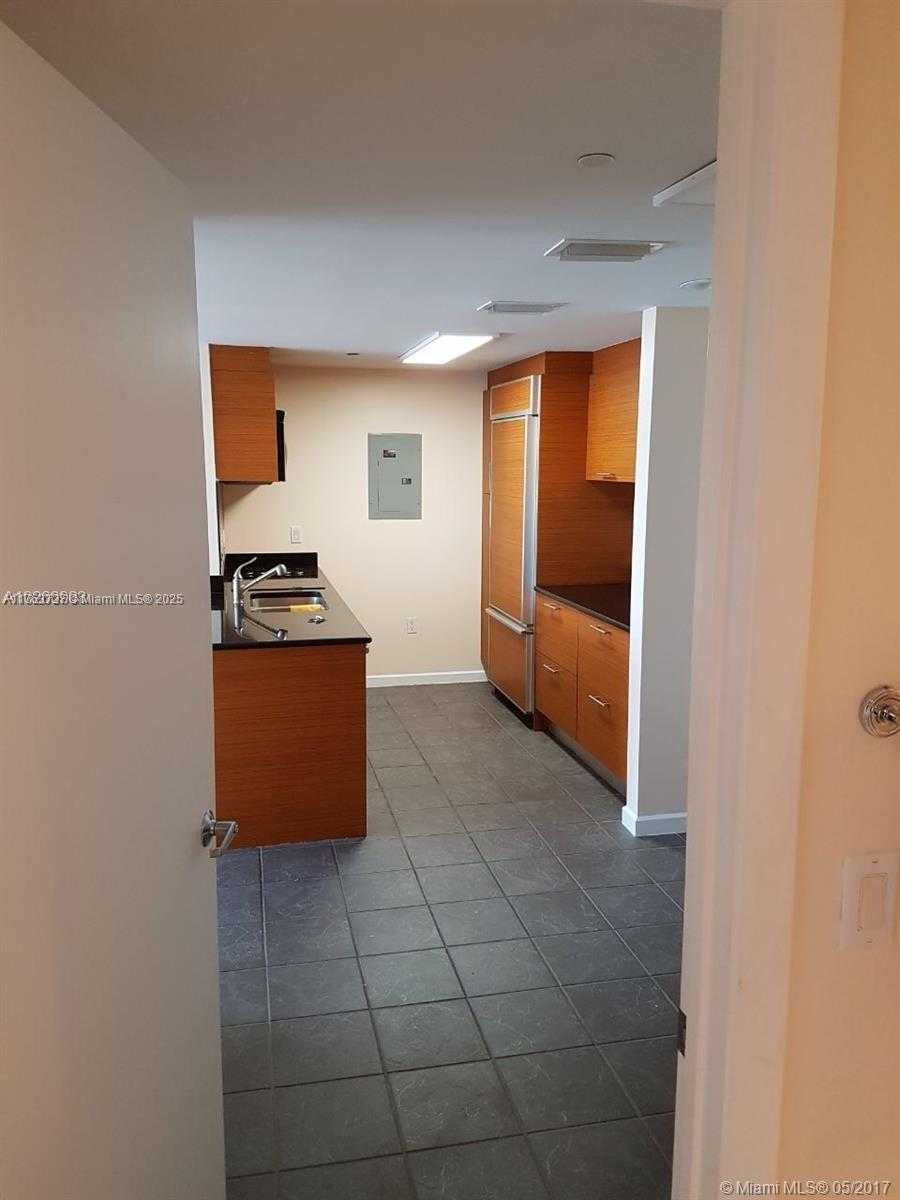 Small Image of 50 BISCAYNE BL #1805, Miami Number 9