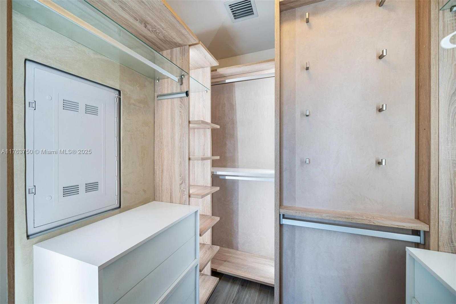 Small Image of 801 SOUTH MIAMI AVE #4802, Miami Number 21