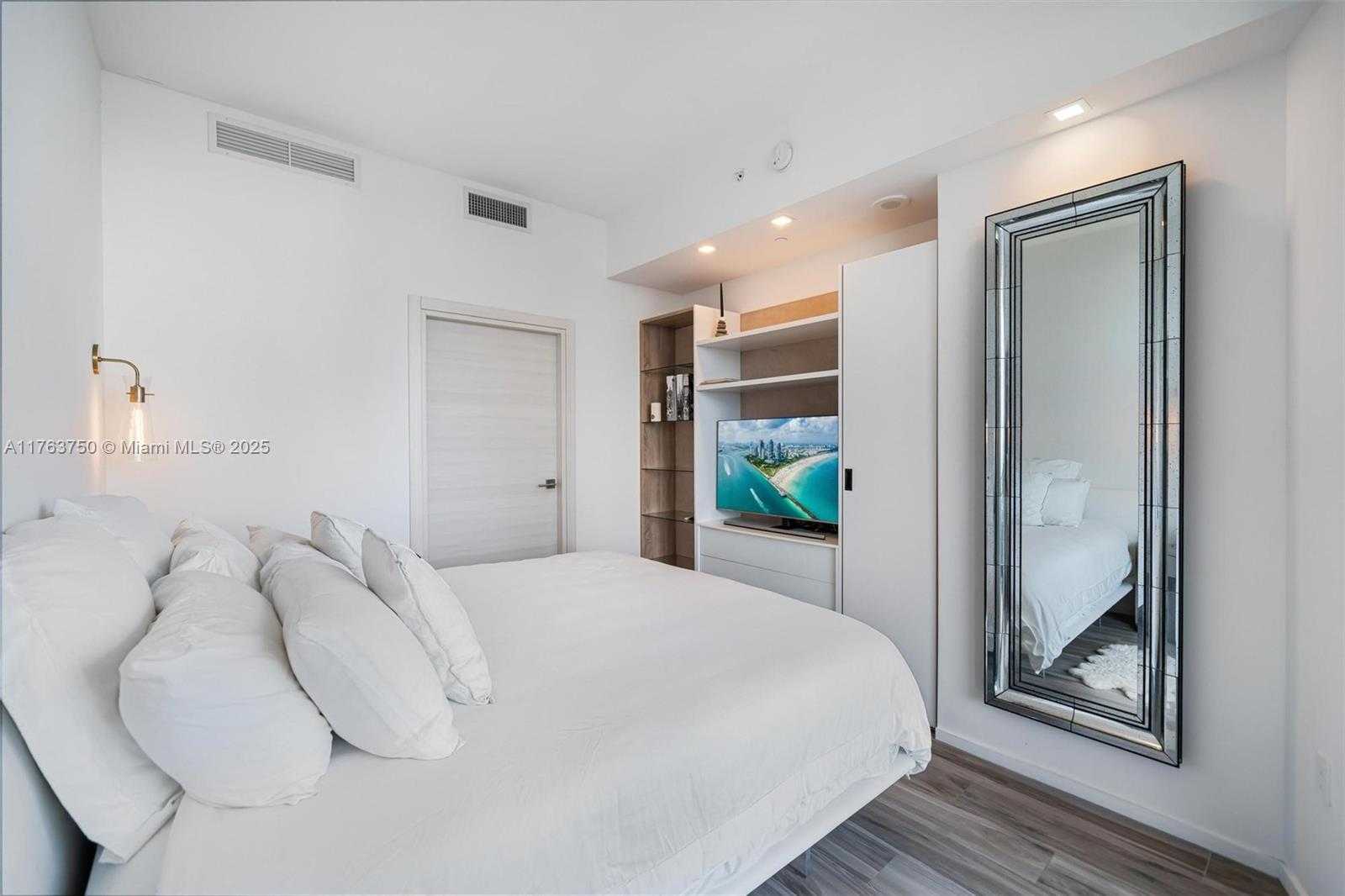 Small Image of 801 SOUTH MIAMI AVE #4802, Miami Number 9