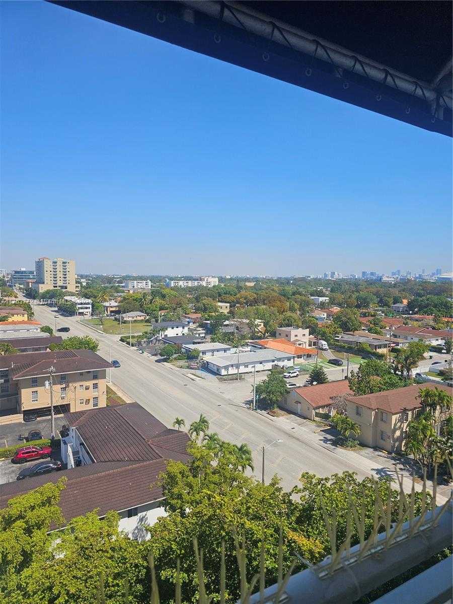 Small Image of 50 MENORES AVE #828, Coral Gables Number 10