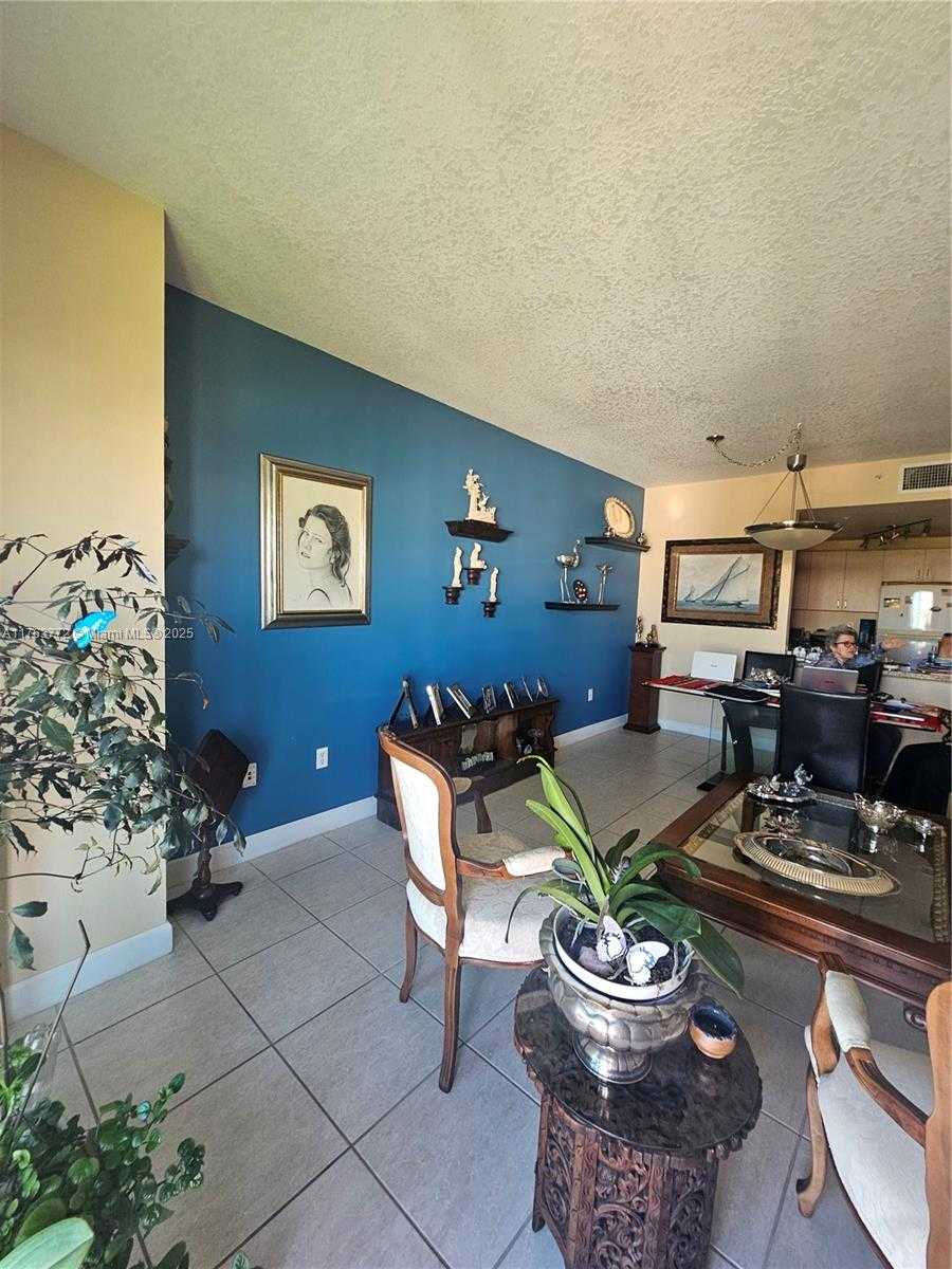 Small Image of 50 MENORES AVE #828, Coral Gables Number 11