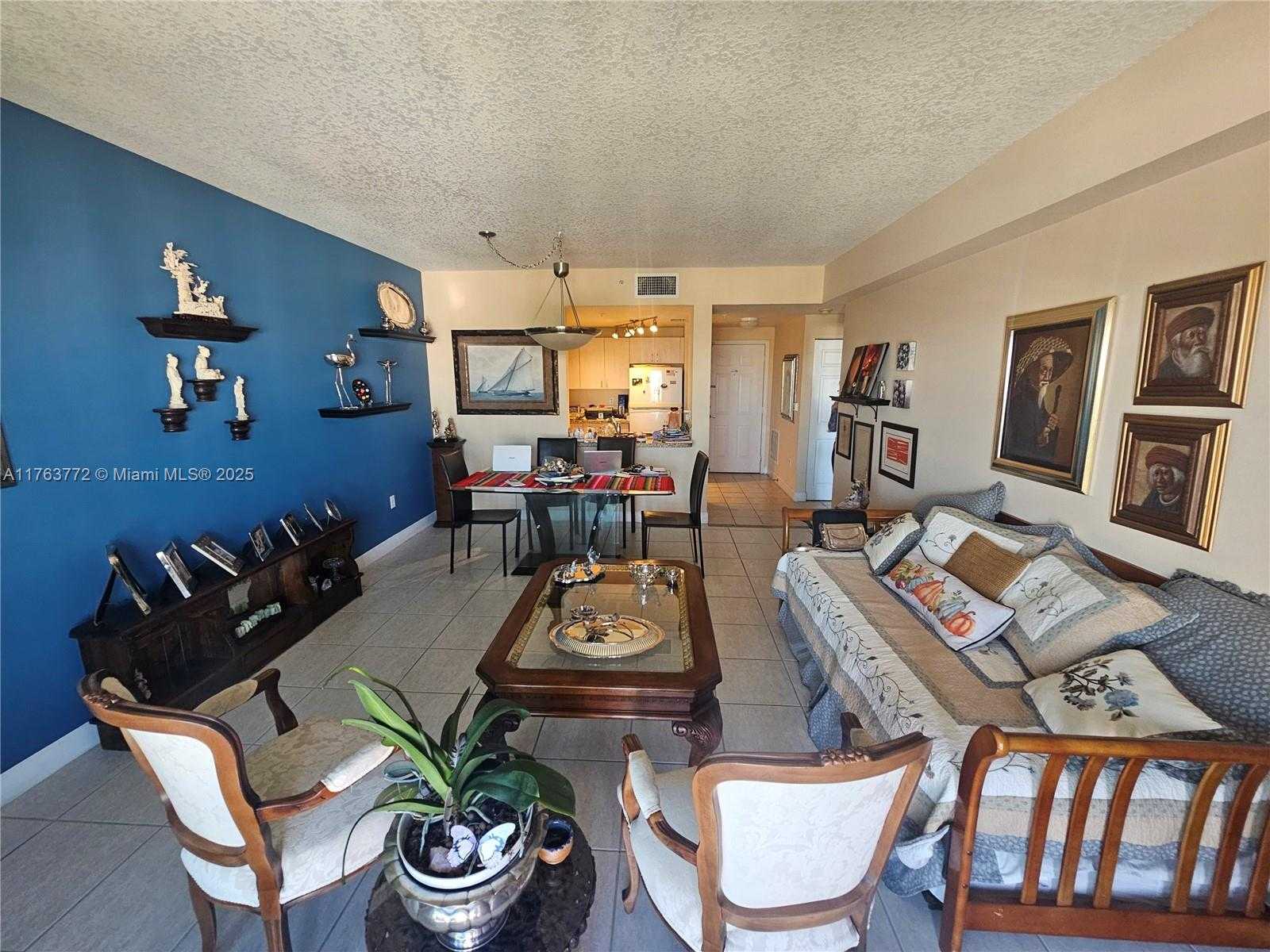 Small Image of 50 MENORES AVE #828, Coral Gables Number 14