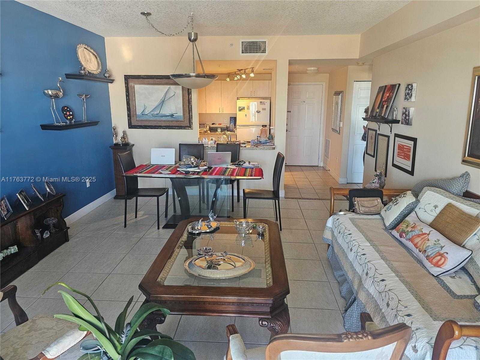 Small Image of 50 MENORES AVE #828, Coral Gables Number 15