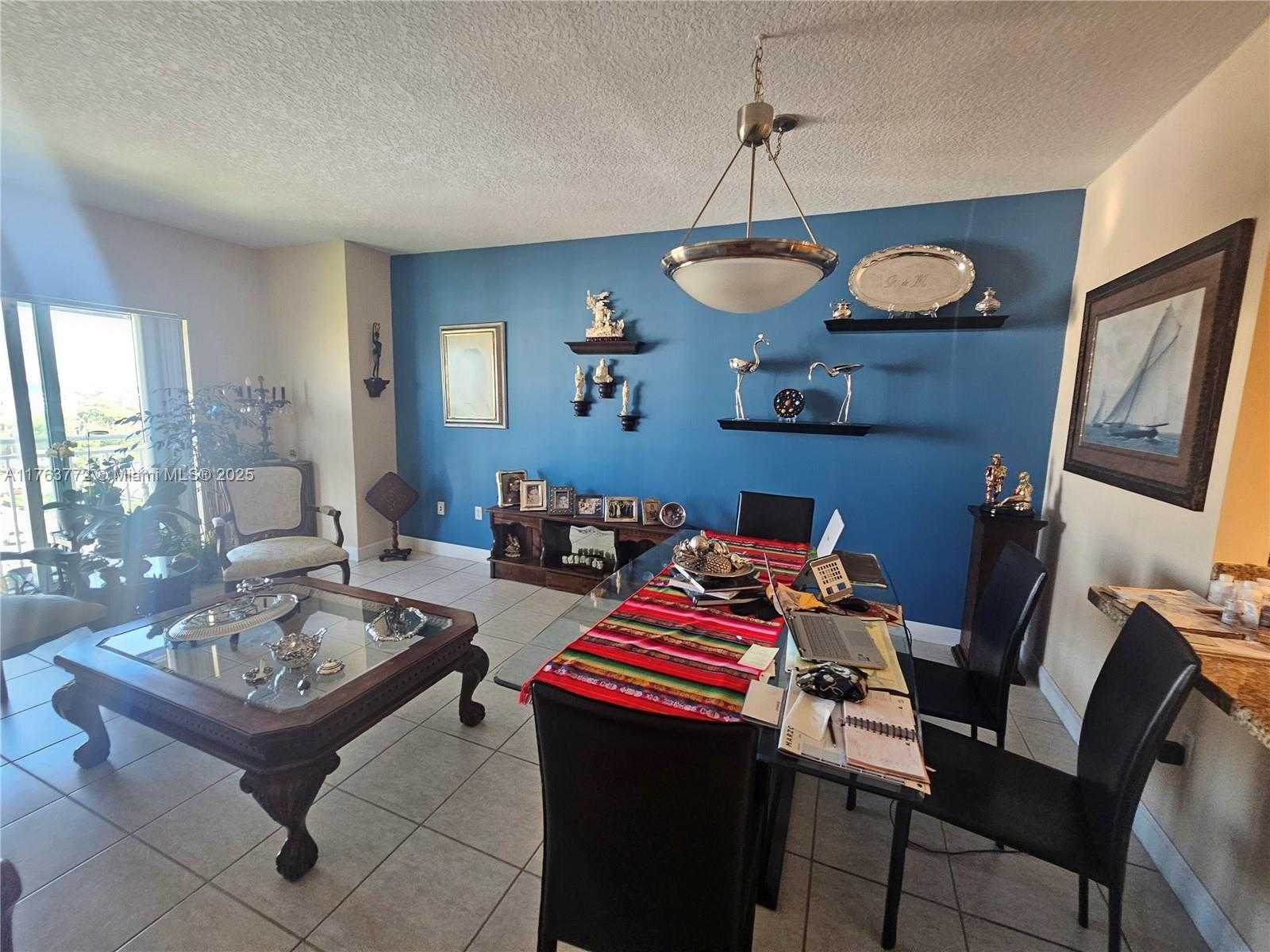 Small Image of 50 MENORES AVE #828, Coral Gables Number 17