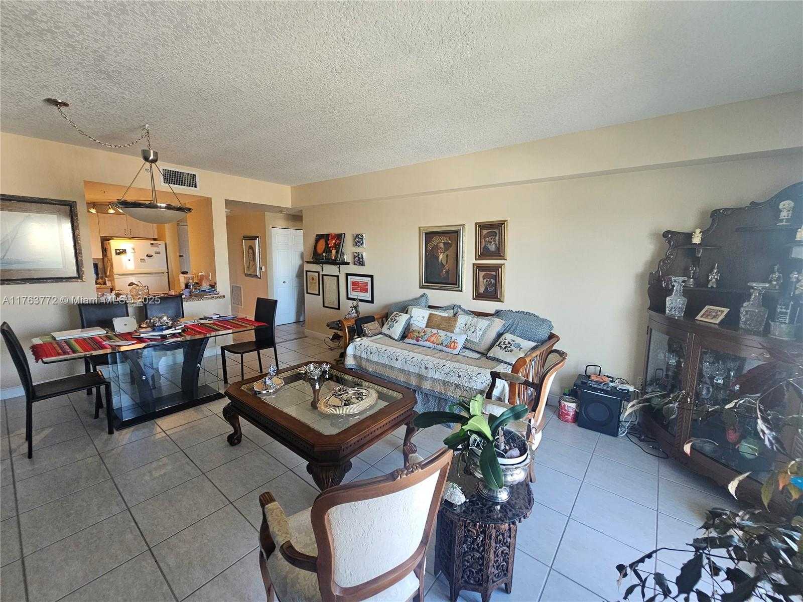 Small Image of 50 MENORES AVE #828, Coral Gables Number 18